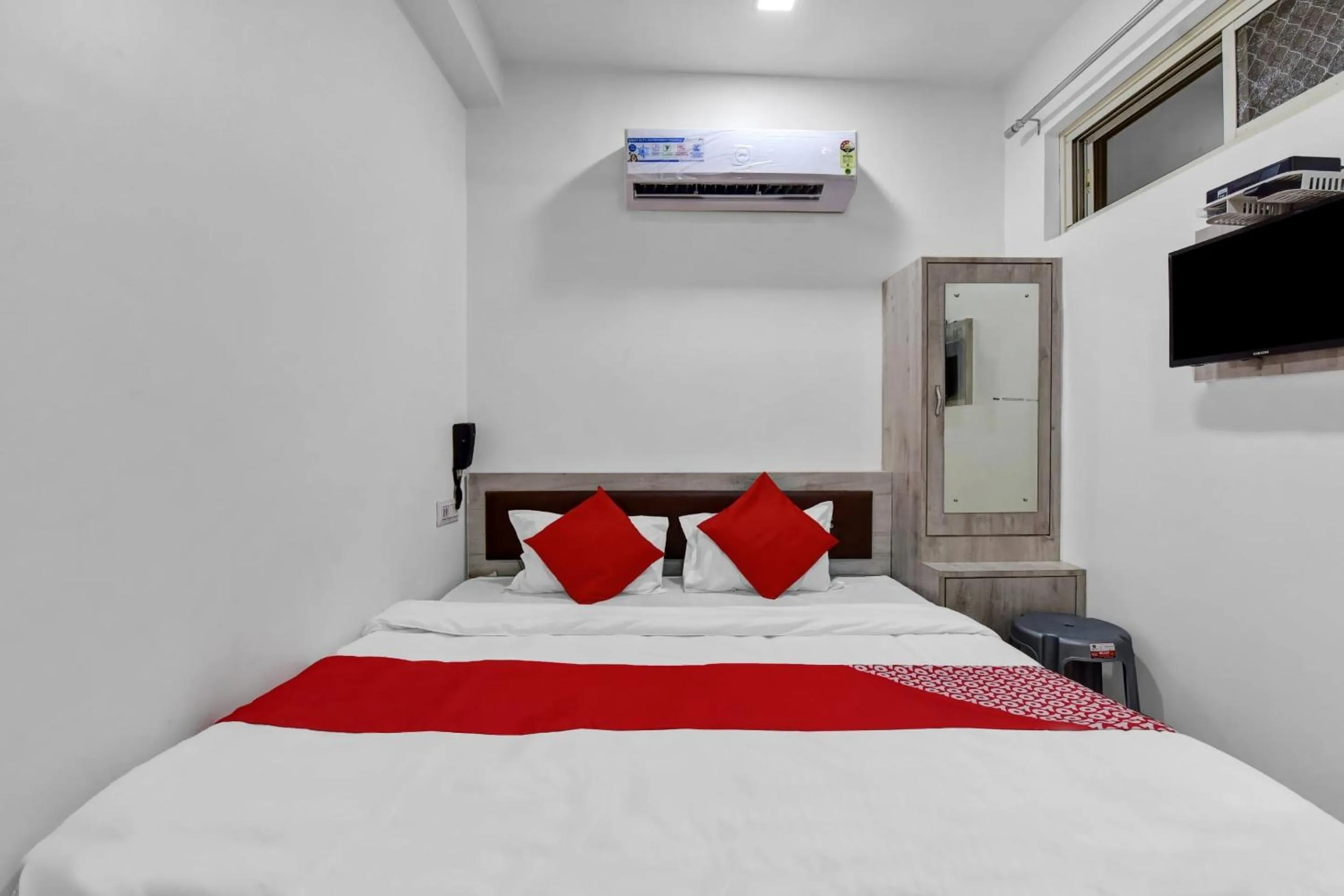 Bedroom, Bed in Hotel O Grand L M