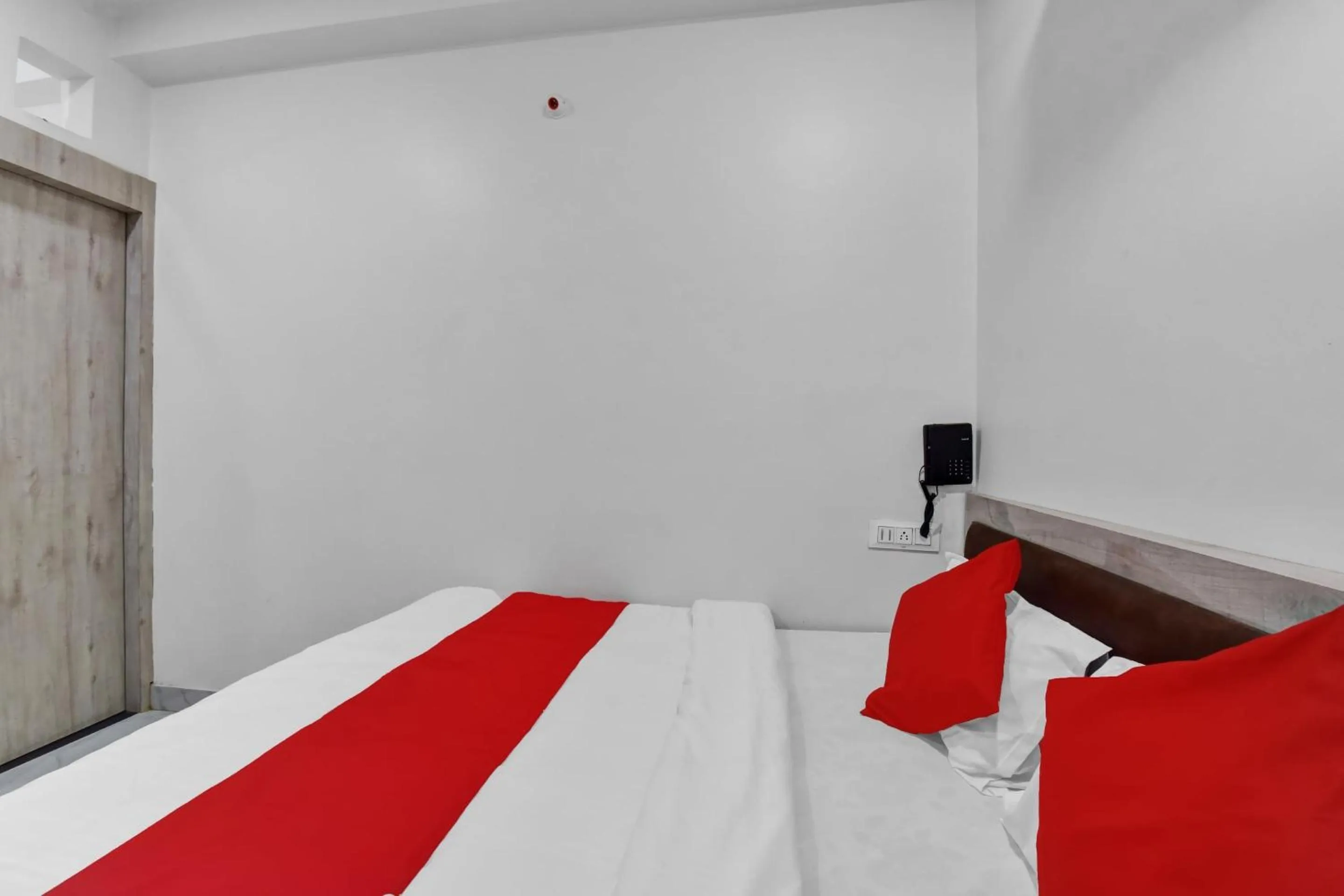 Bedroom, Bed in Hotel O Grand L M