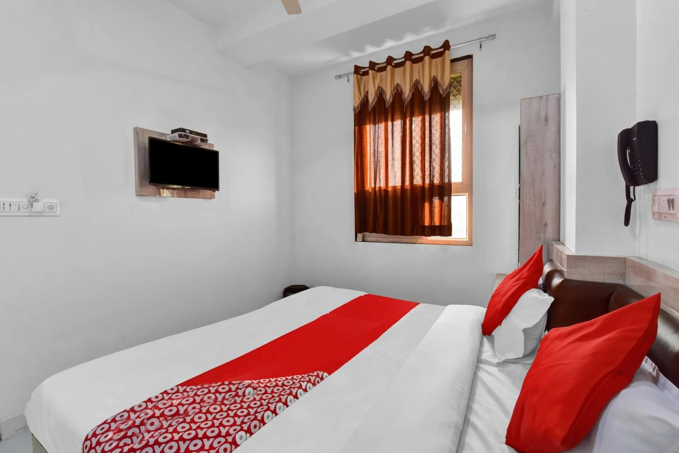 Bedroom, Bed in Hotel O Grand L M