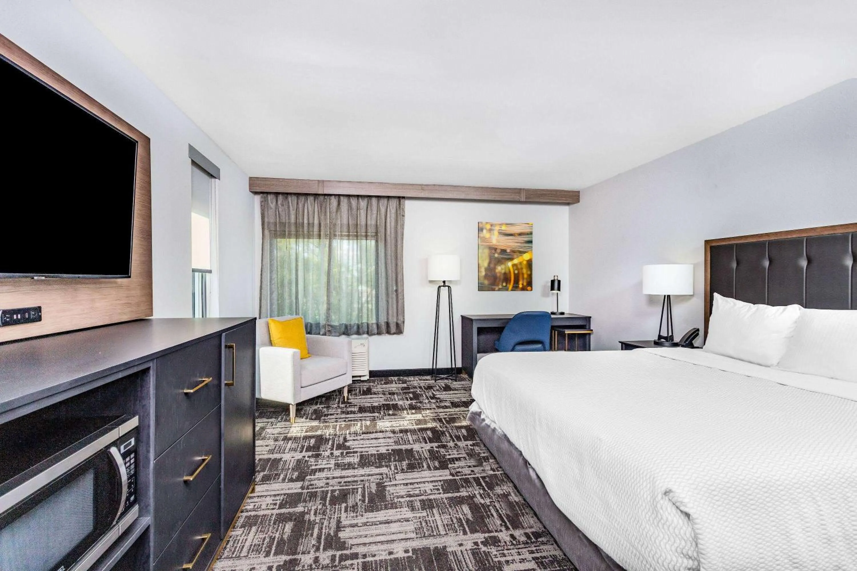 Photo of the whole room, Bed in LaQuinta Suites by Wyndham South Bend Notre Dame Area