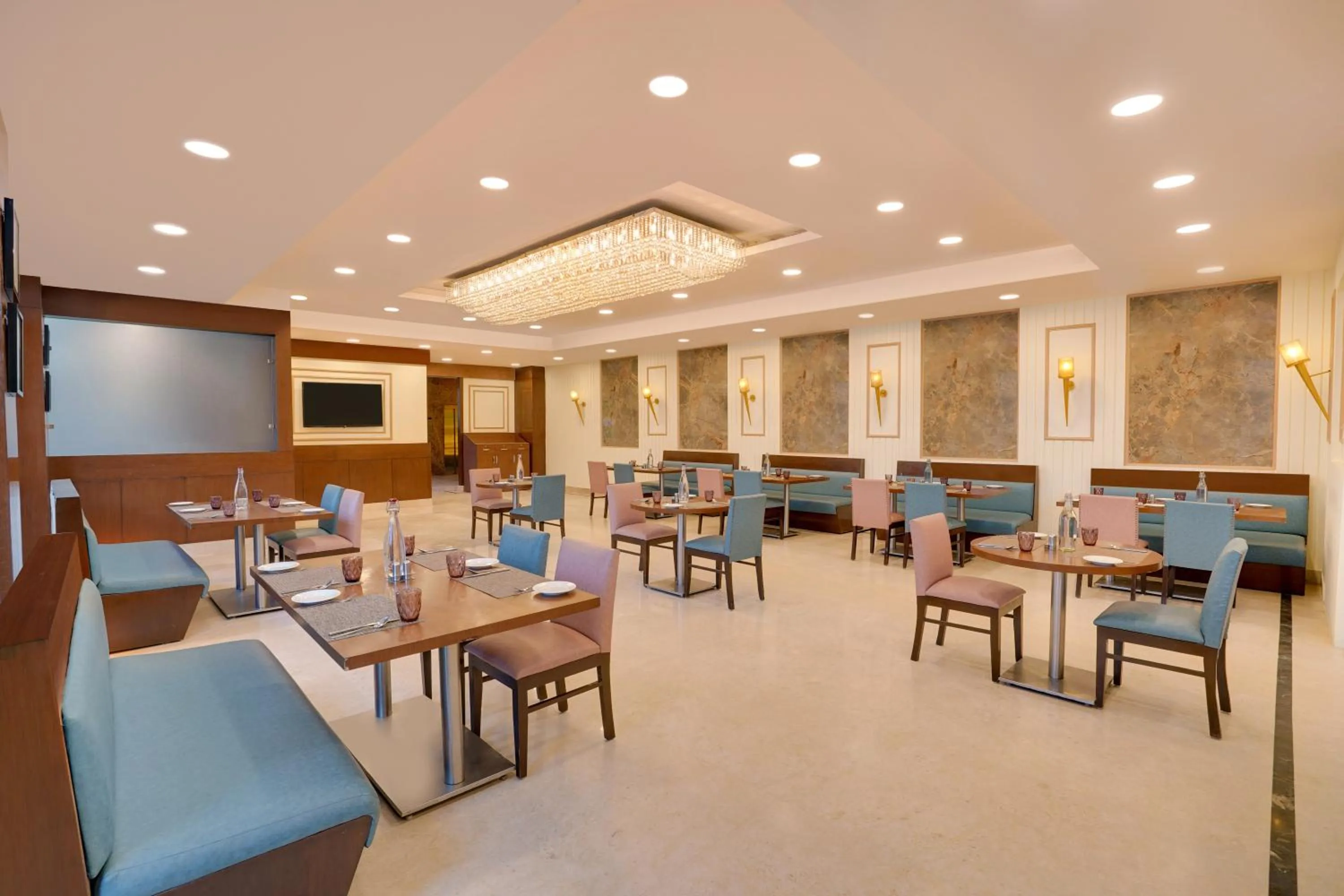 Restaurant/places to eat in Lemon Tree Hotel, Noida