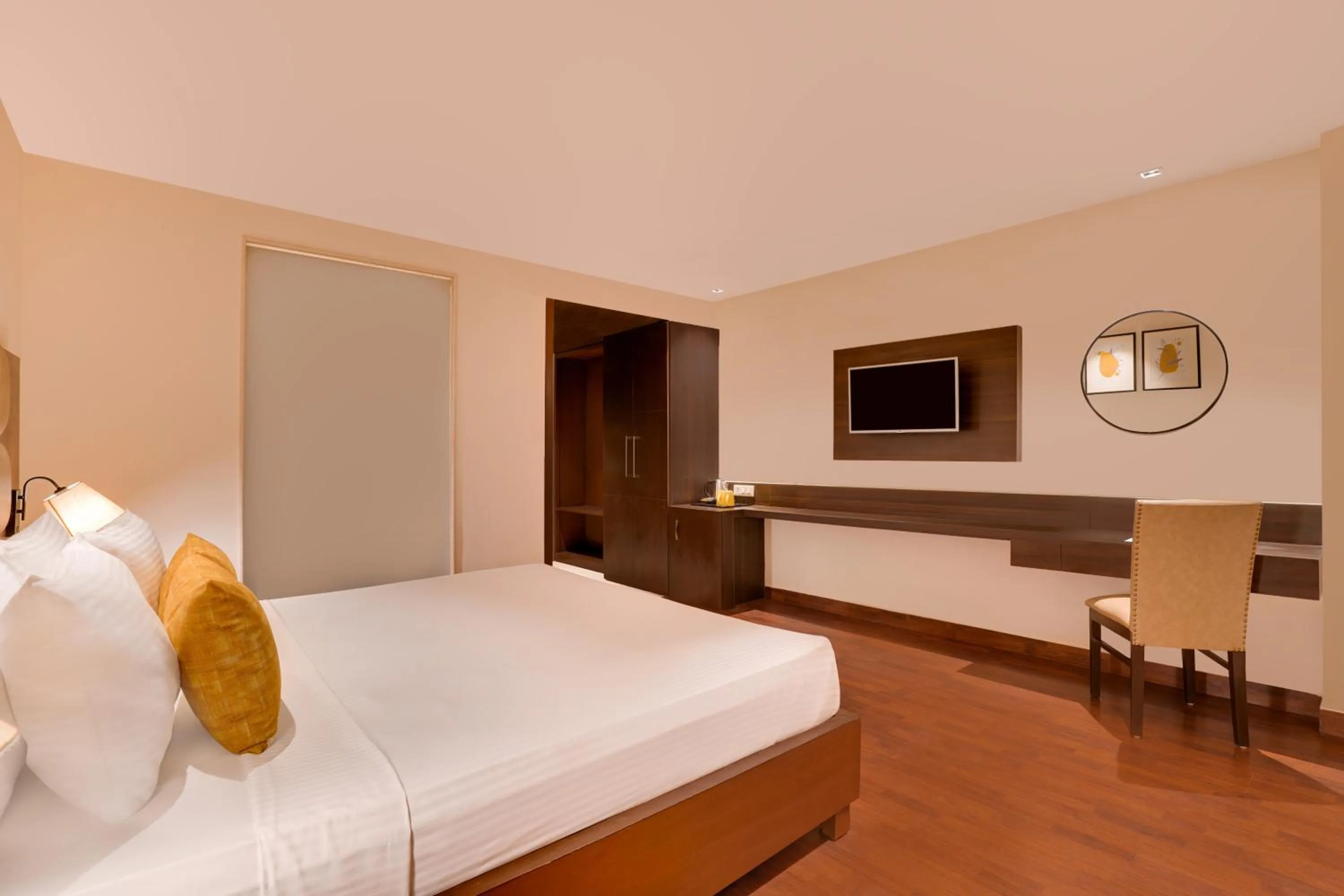 Bedroom, Bed in Lemon Tree Hotel, Noida
