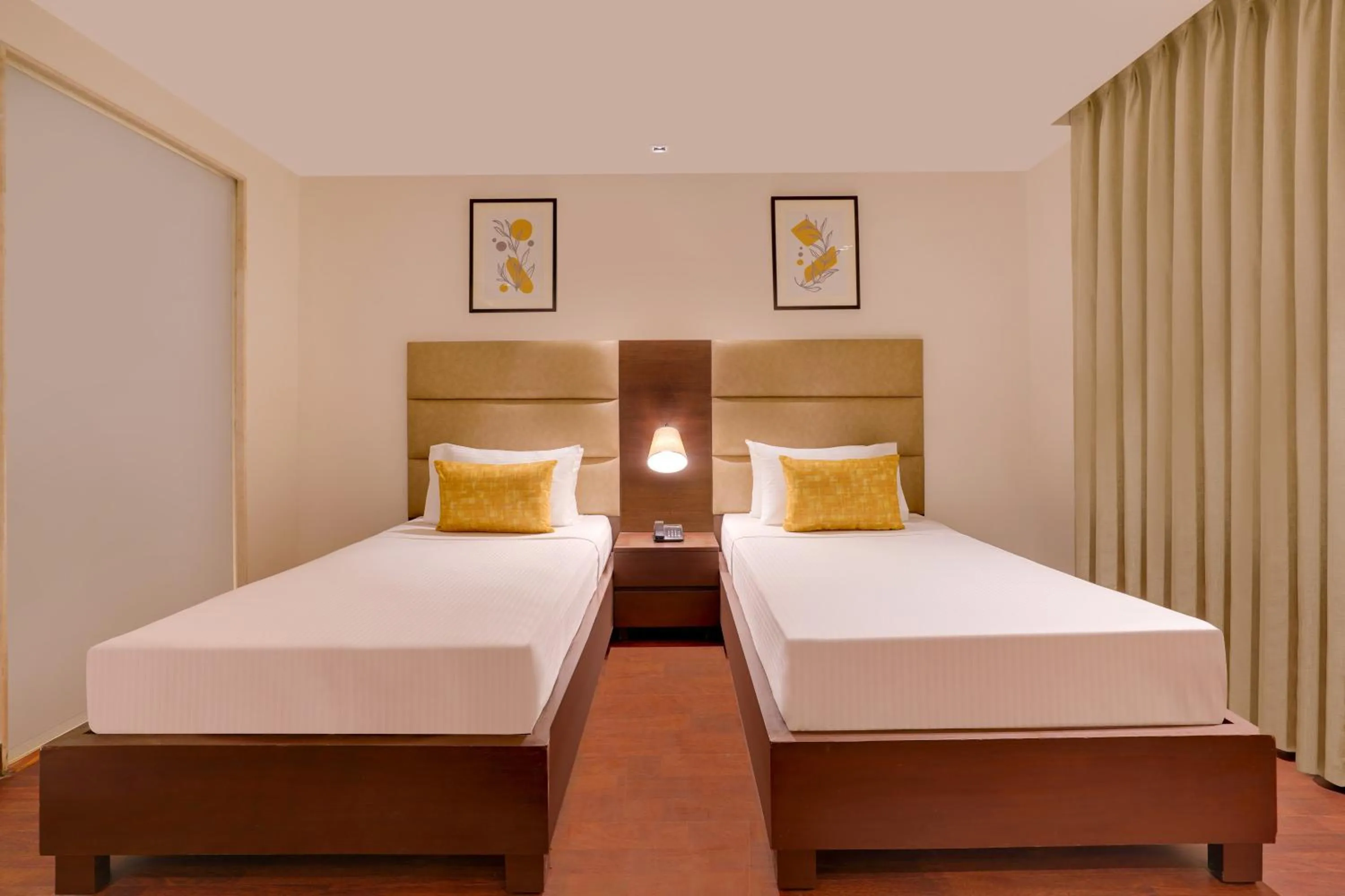 Bedroom, Bed in Lemon Tree Hotel, Noida