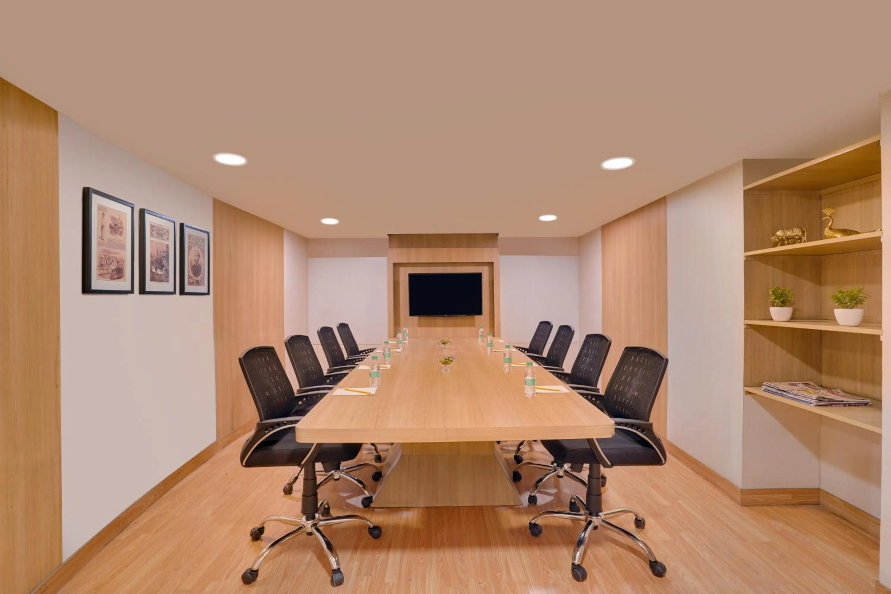 Meeting/conference room in Lemon Tree Hotel, Noida