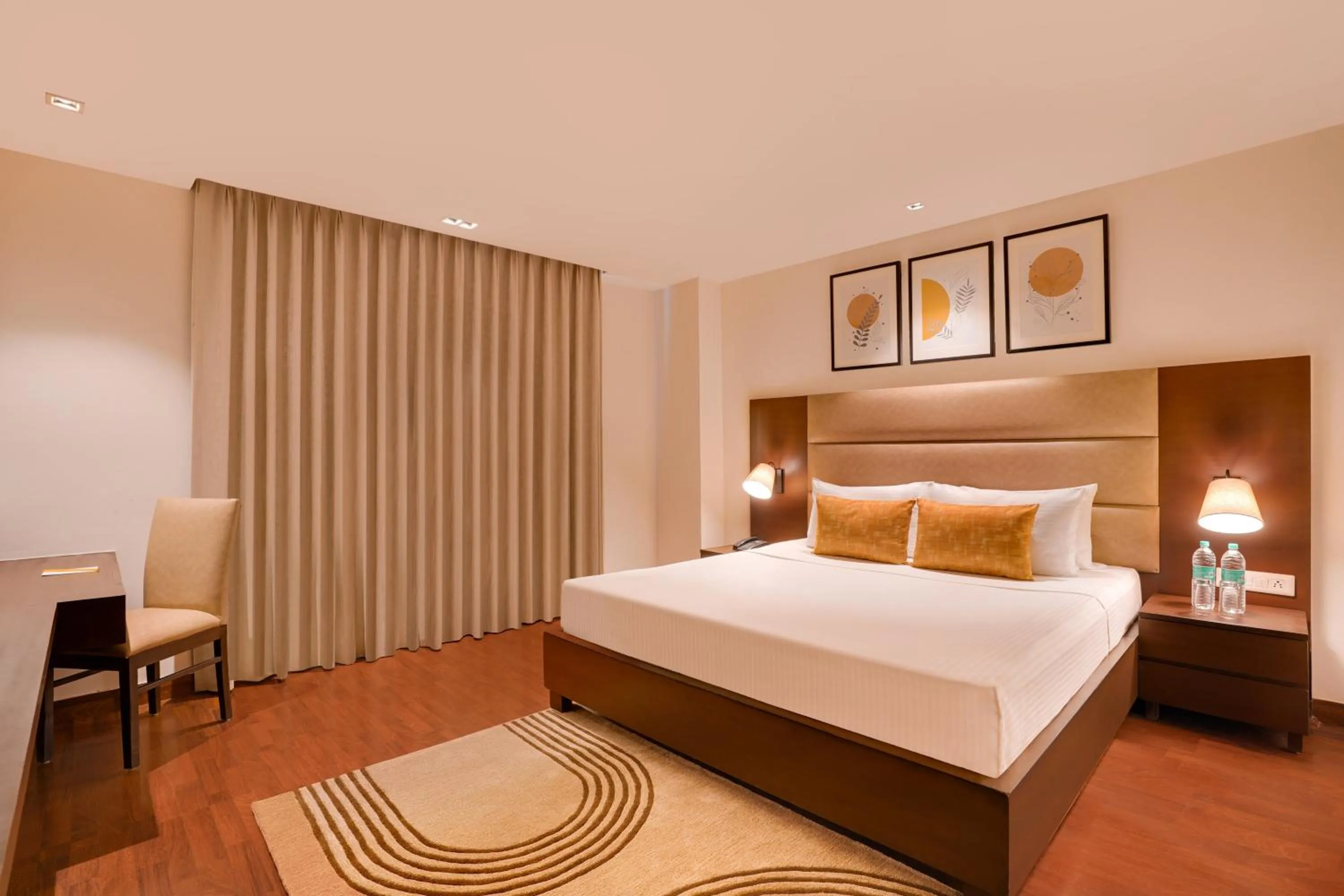 Bedroom, Bed in Lemon Tree Hotel, Noida