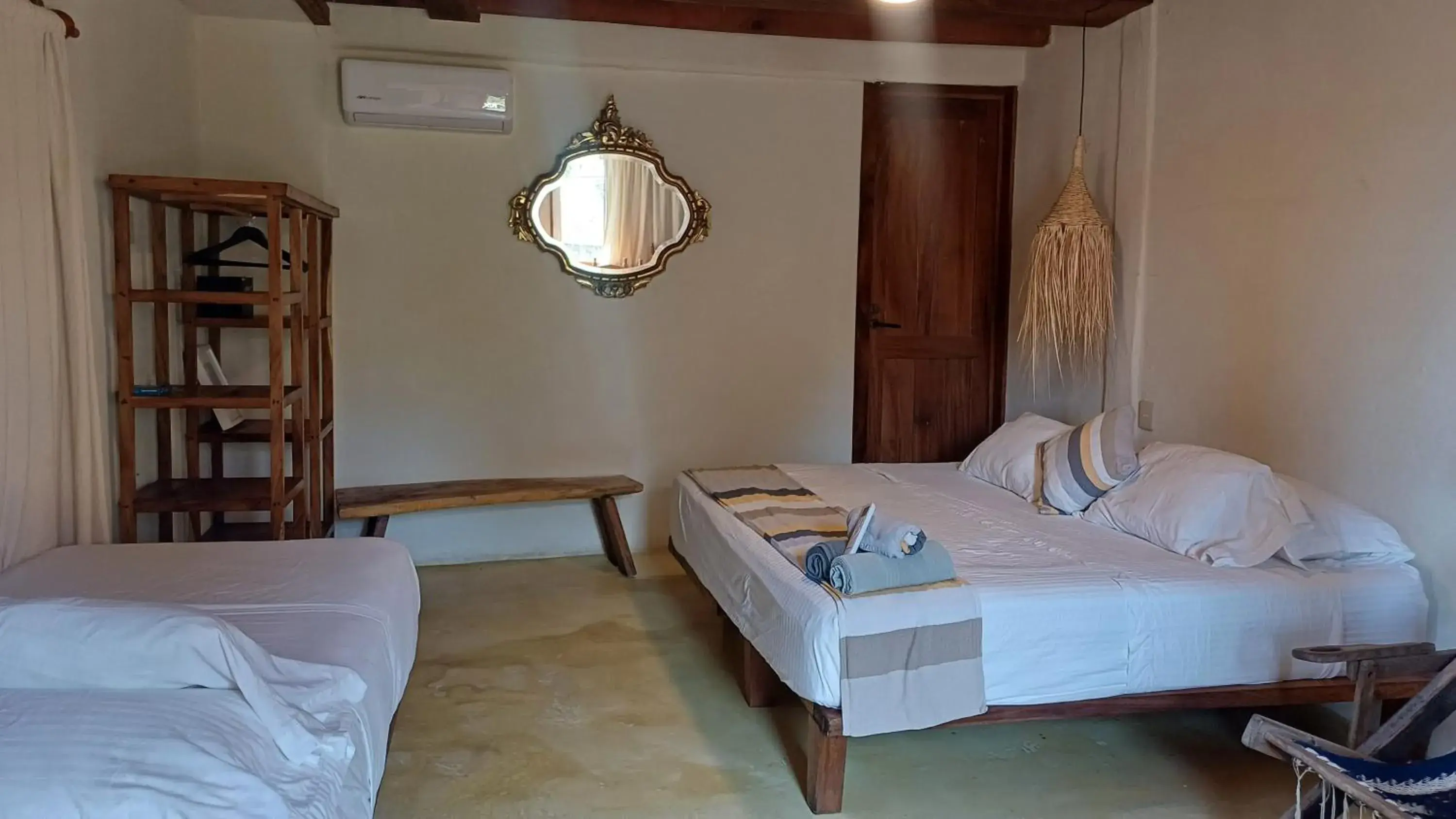 Triple Room with Private Bathroom in Casa playa del Amor Triple Room with Private Bathroom in Casa playa del Amor
