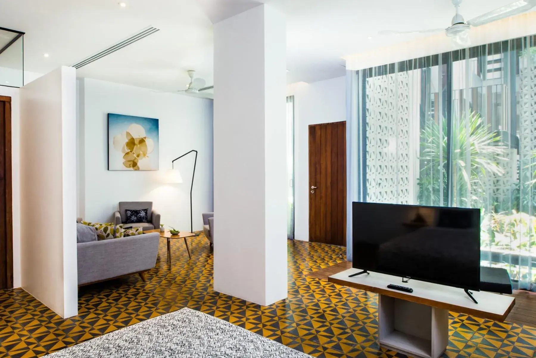 TV and multimedia, Bed in Atelier Hotel TV and multimedia, Bed in Atelier Hotel