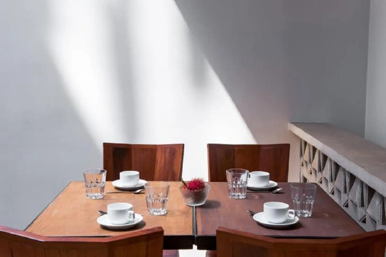 Restaurant/places to eat in Atelier Hotel