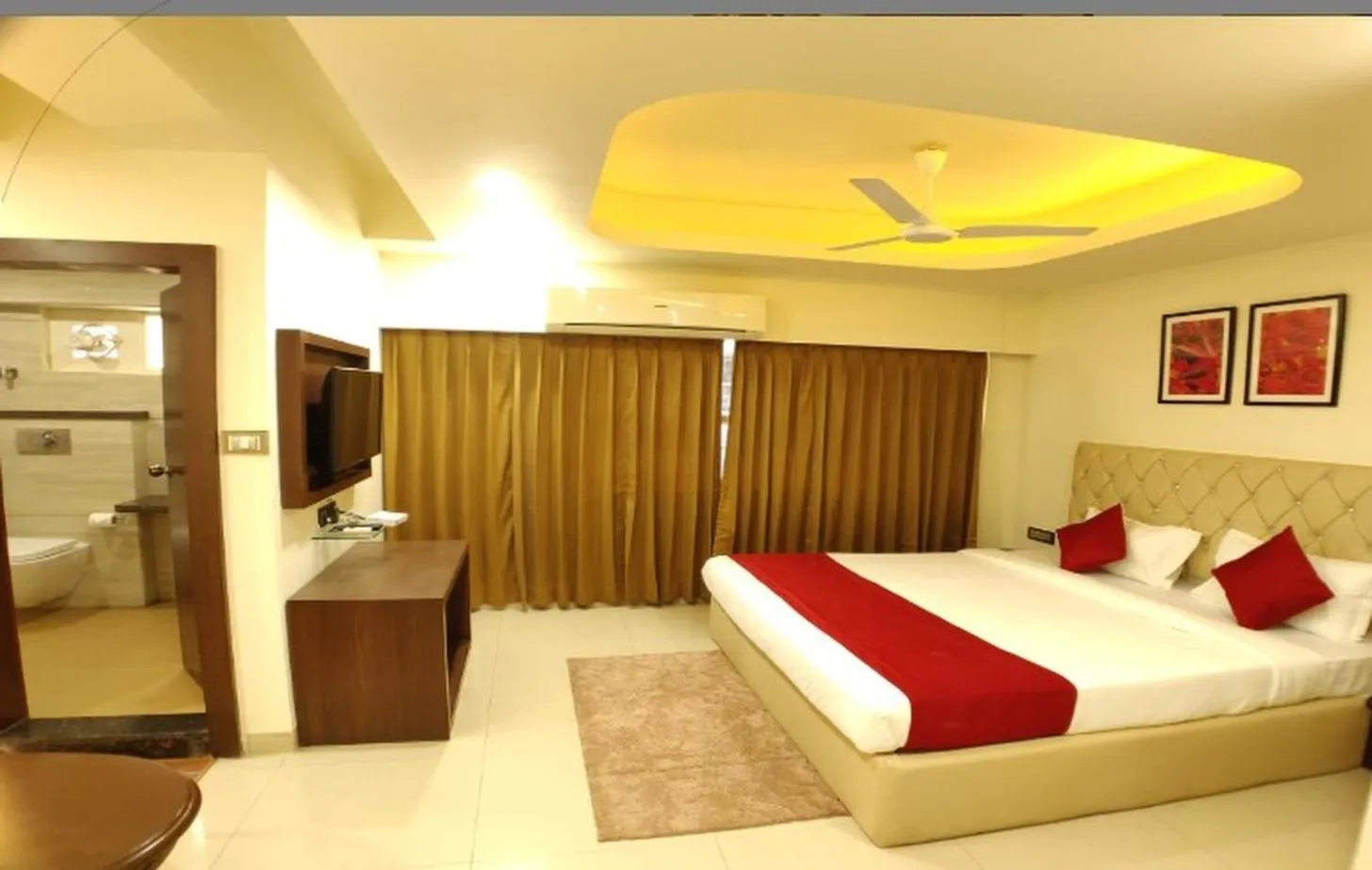 Bed in Hotel Jalsa , Bhopal