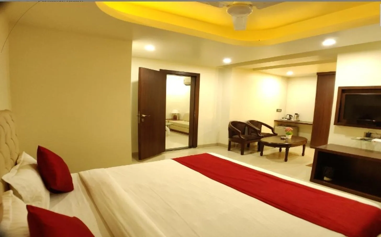 Bed in Hotel Jalsa , Bhopal