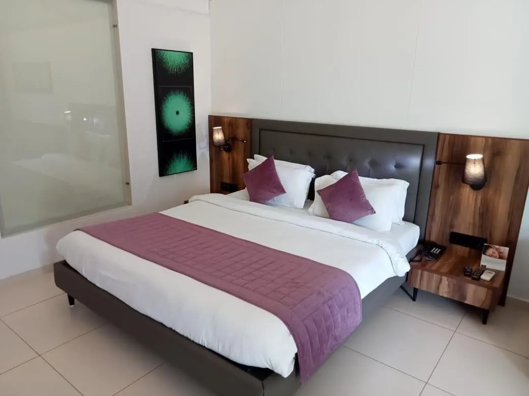 Bed in White Feather Resort Kauncha