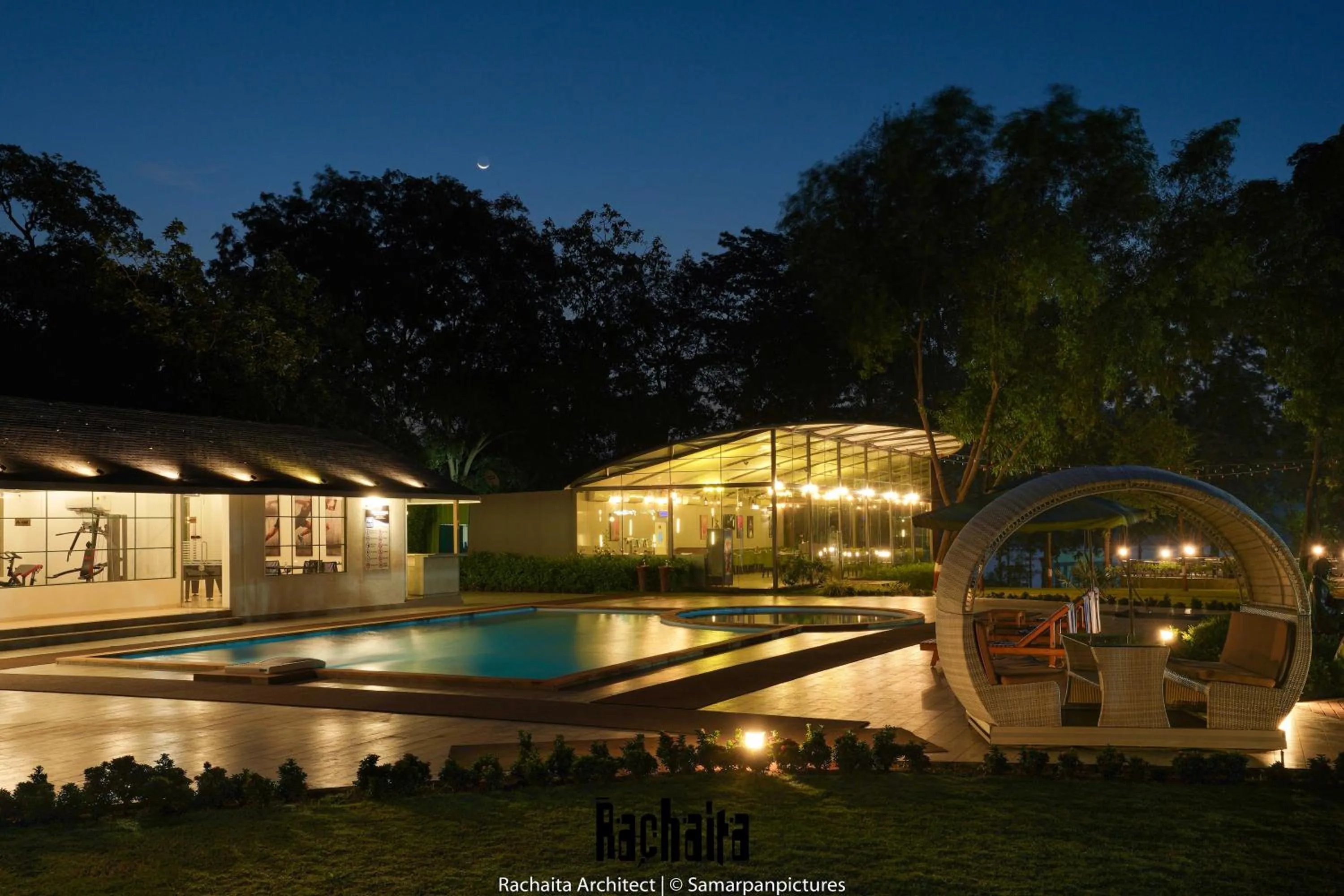 Lounge or bar in White Feather Resort Kauncha