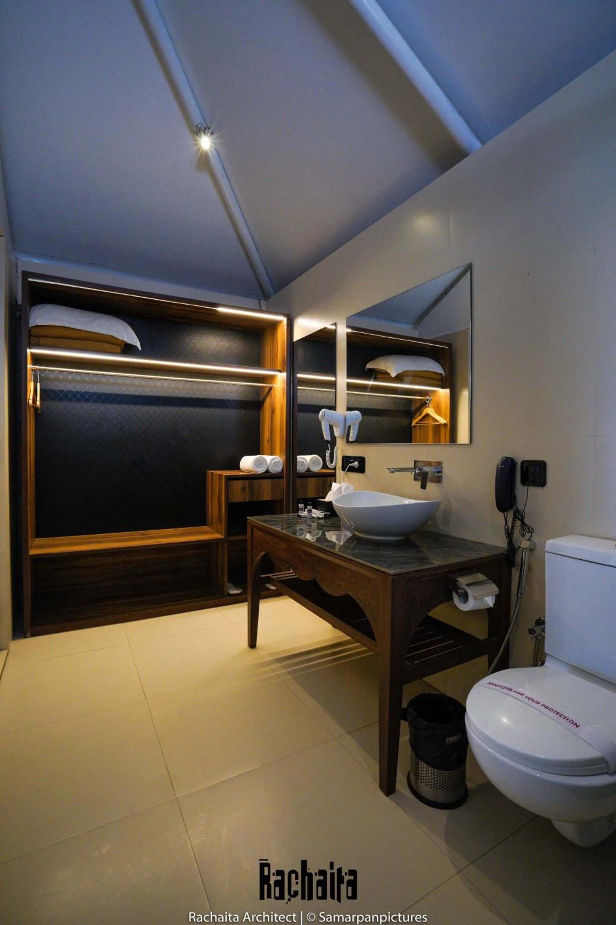 Toilet in White Feather Resort Kauncha