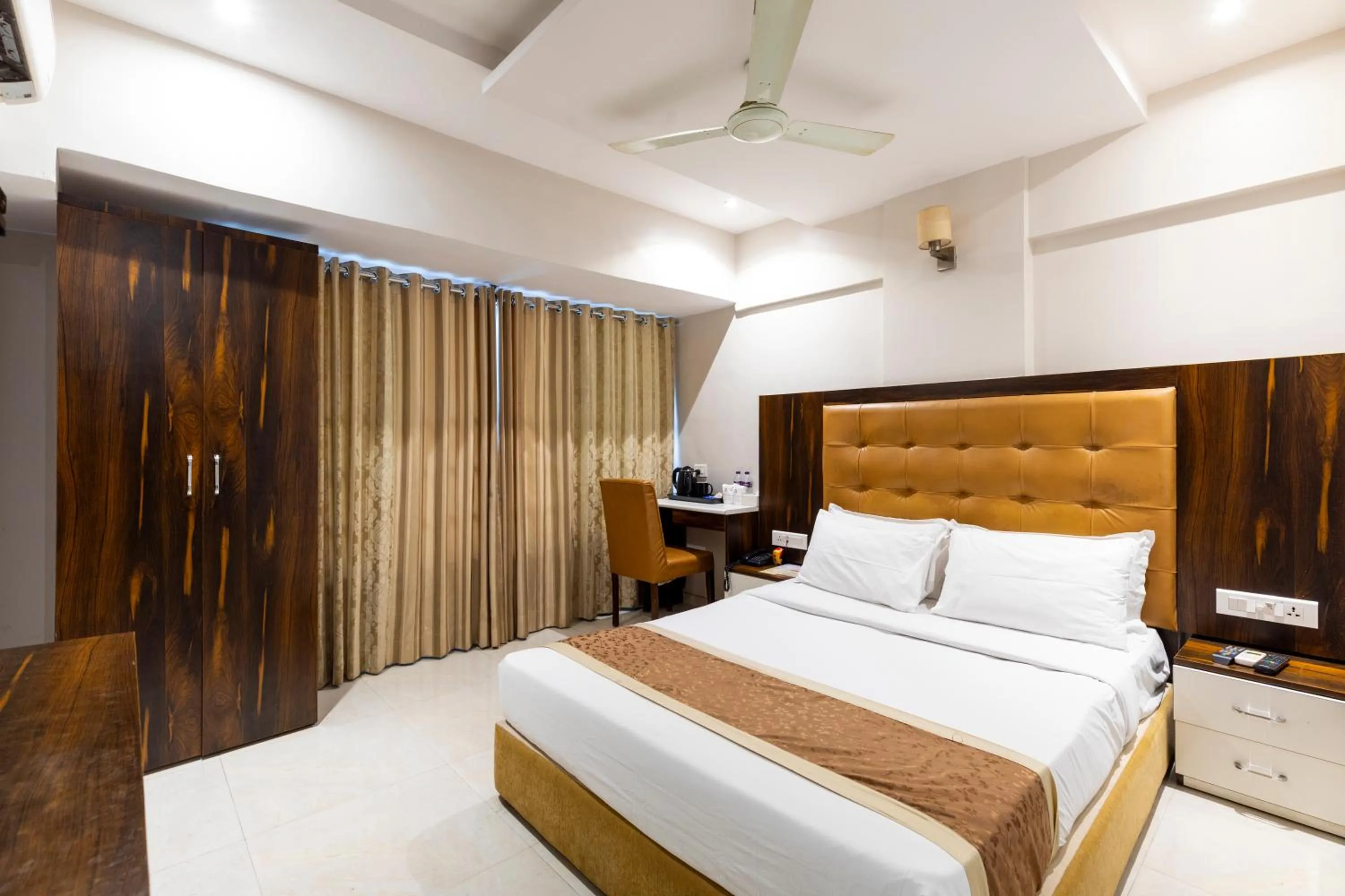 Bed in Hotel Embassy Park - BKC Mumbai