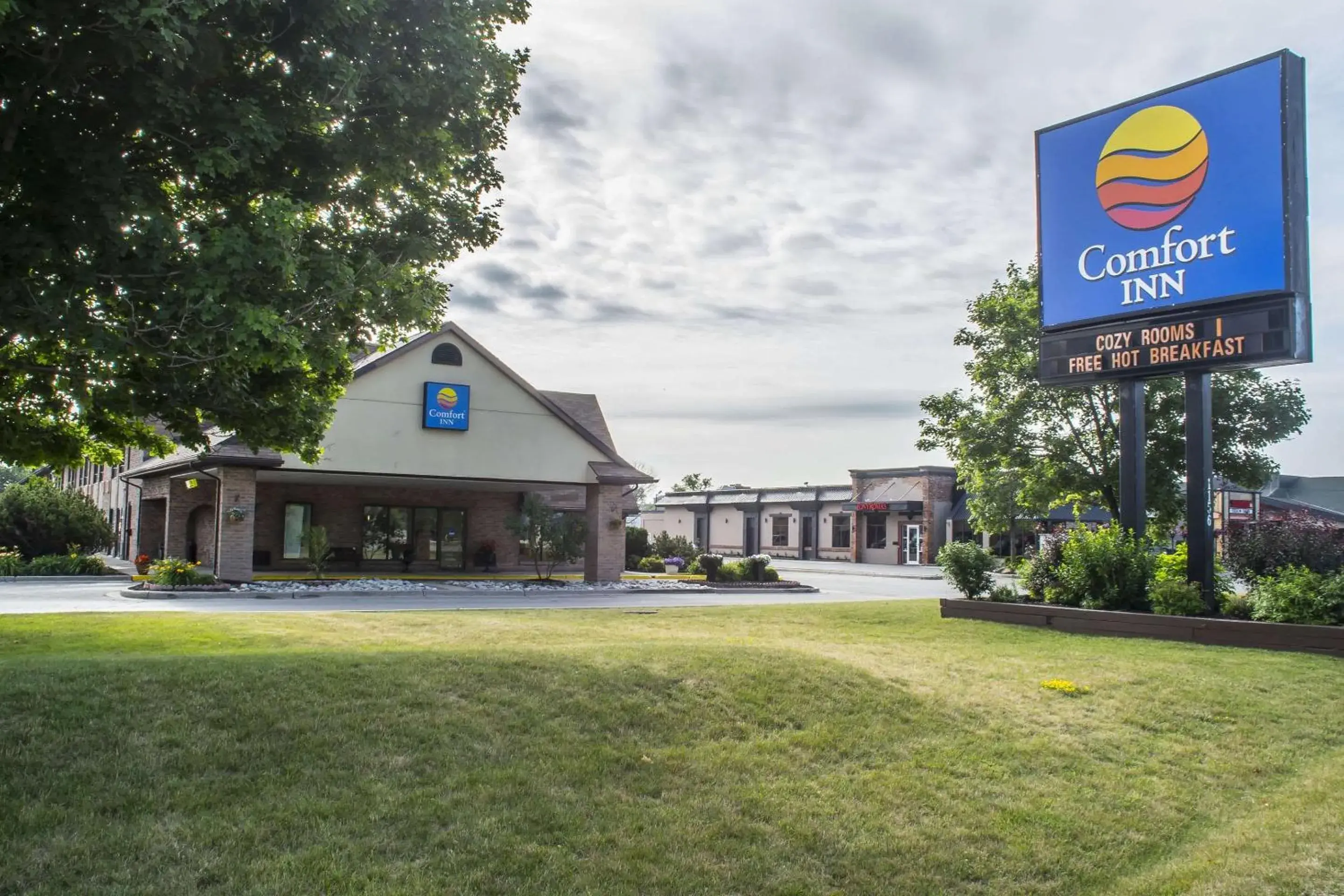 Property building in Comfort Inn London - Ontario Property building in Comfort Inn London - Ontario