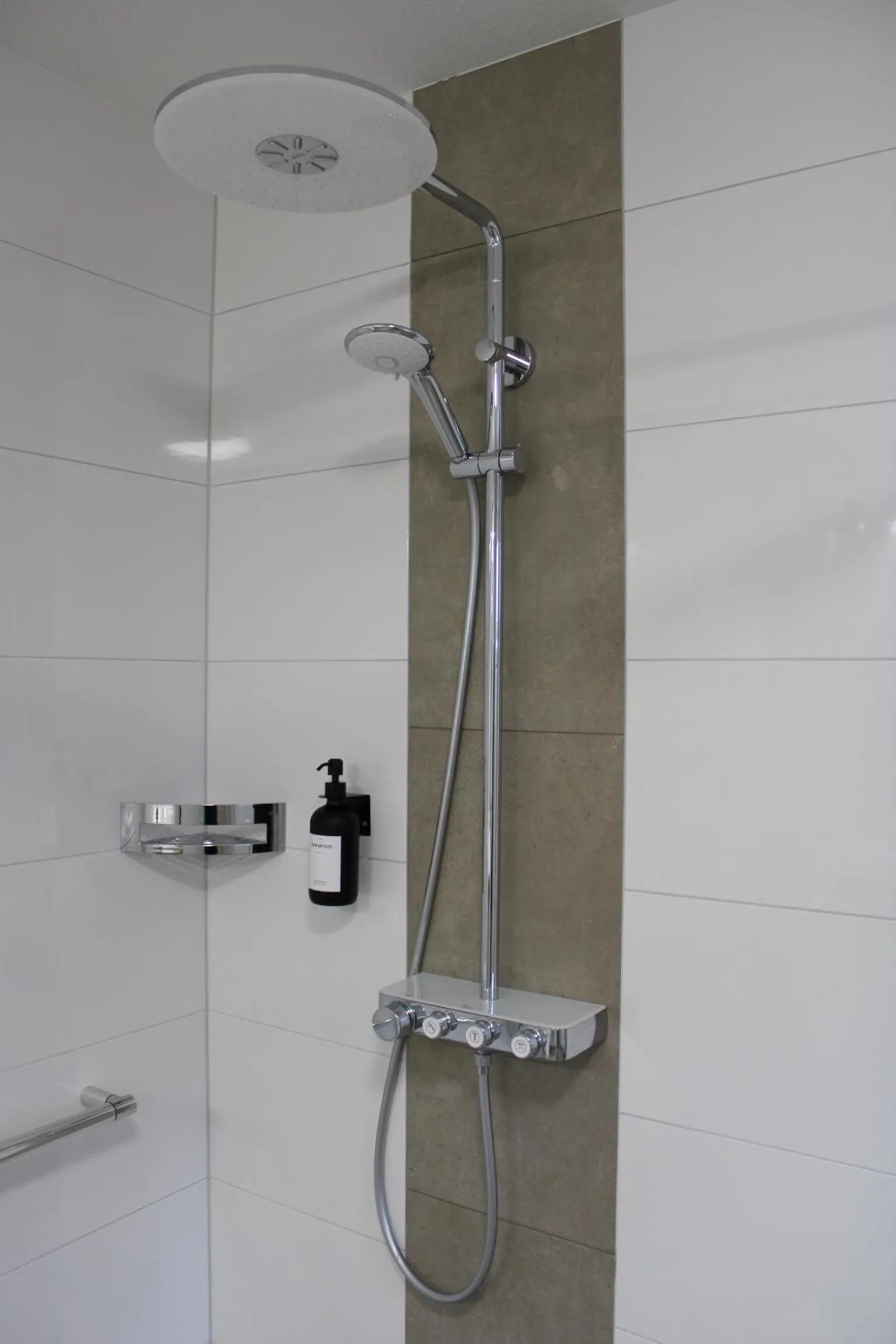 Shower in Motel Hasetal