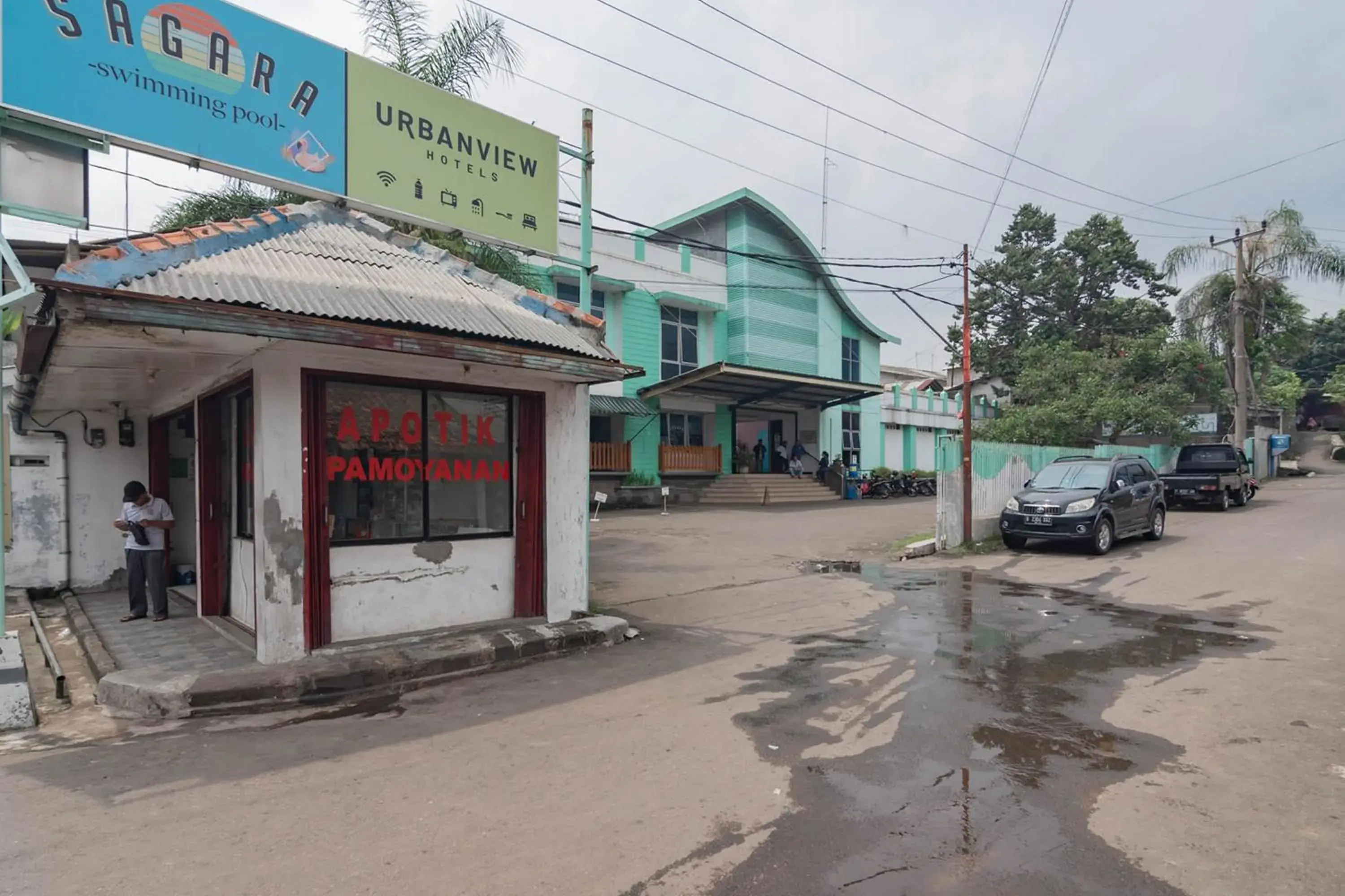 Property building in Urbanview Hotel Sagara Bogor Property building in Urbanview Hotel Sagara Bogor