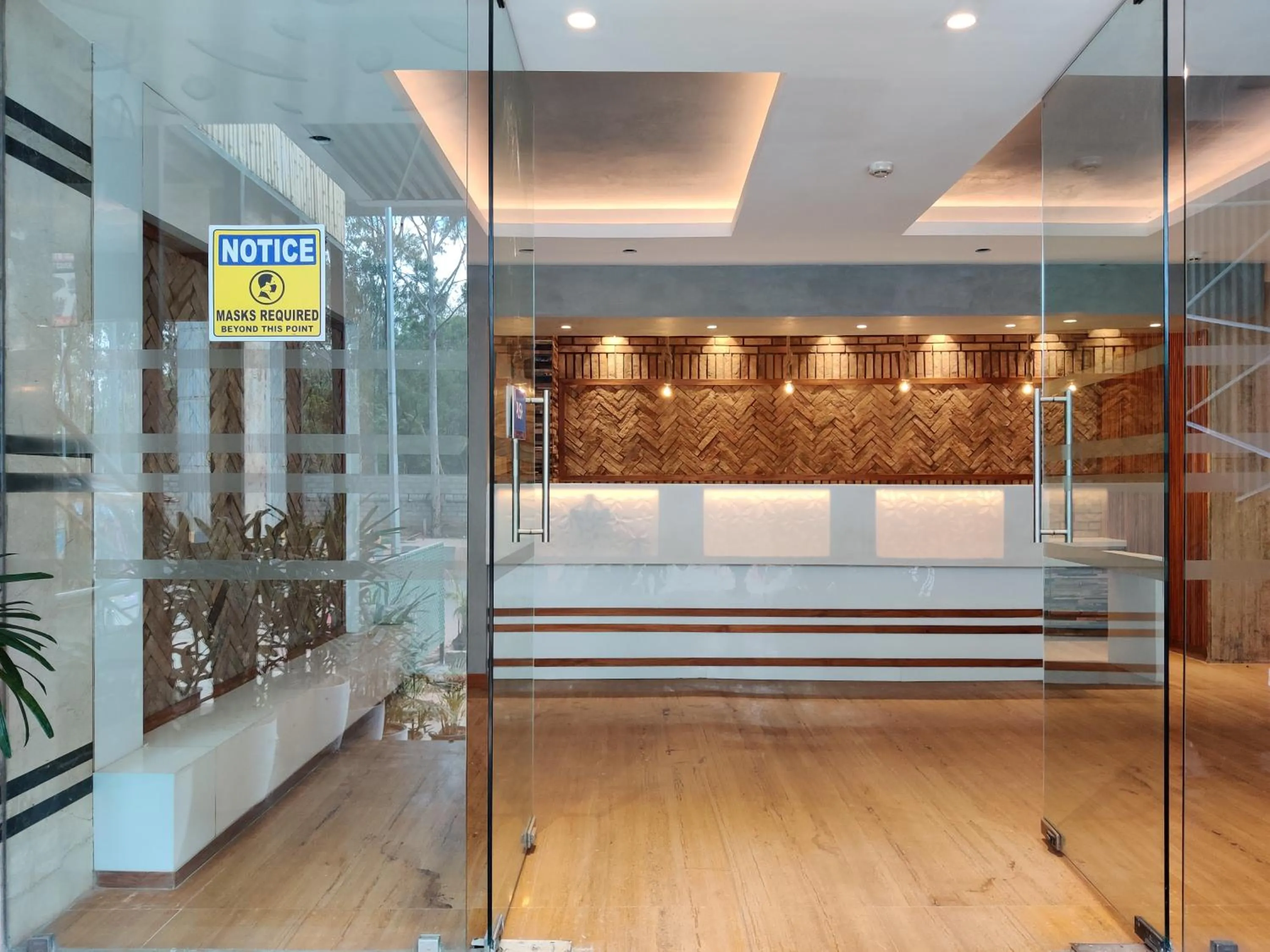 Lobby or reception in Icon Regency by Bhagini