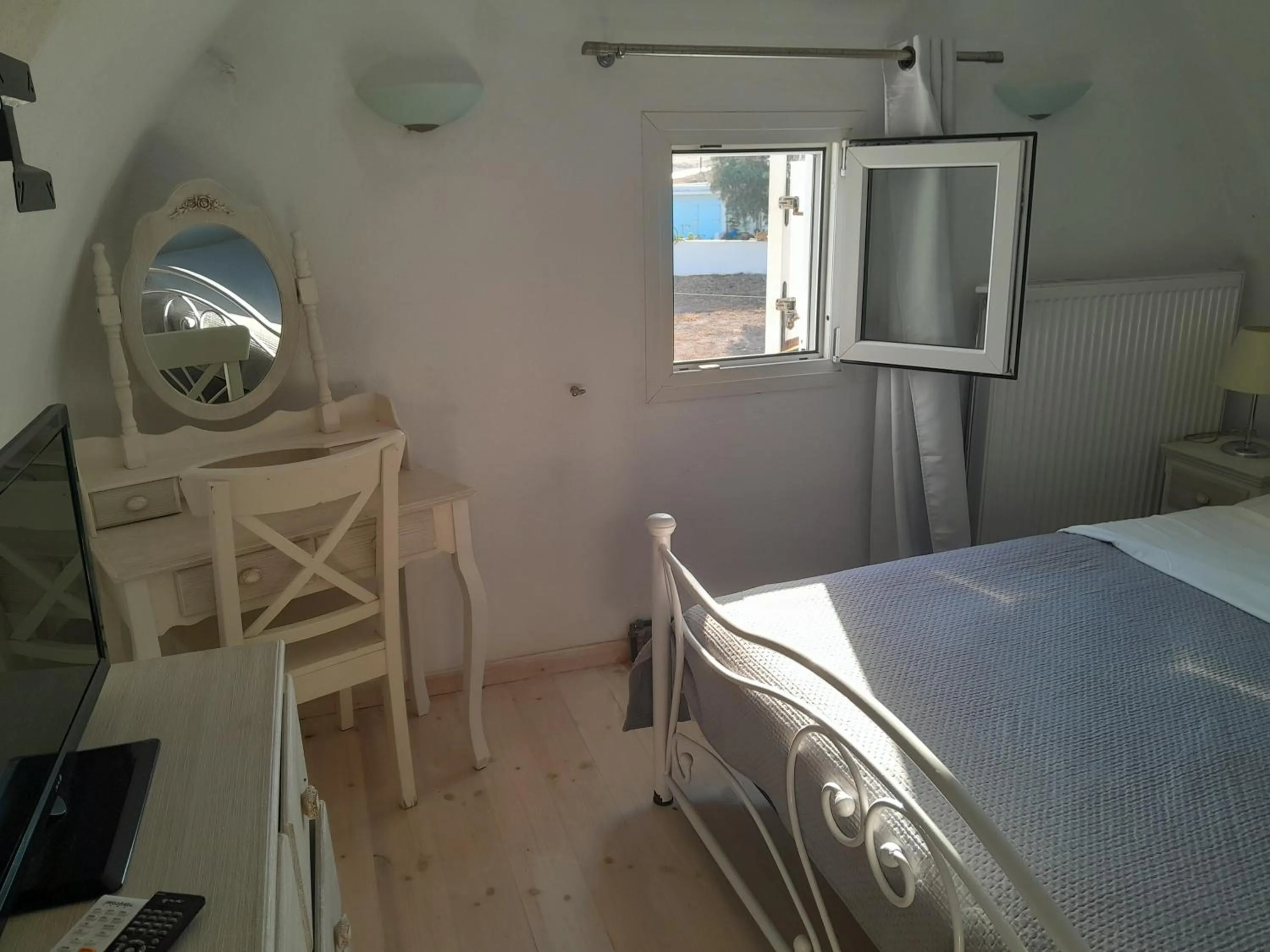 Bed in Sea paradise villas - Seaside & private jacuzzi