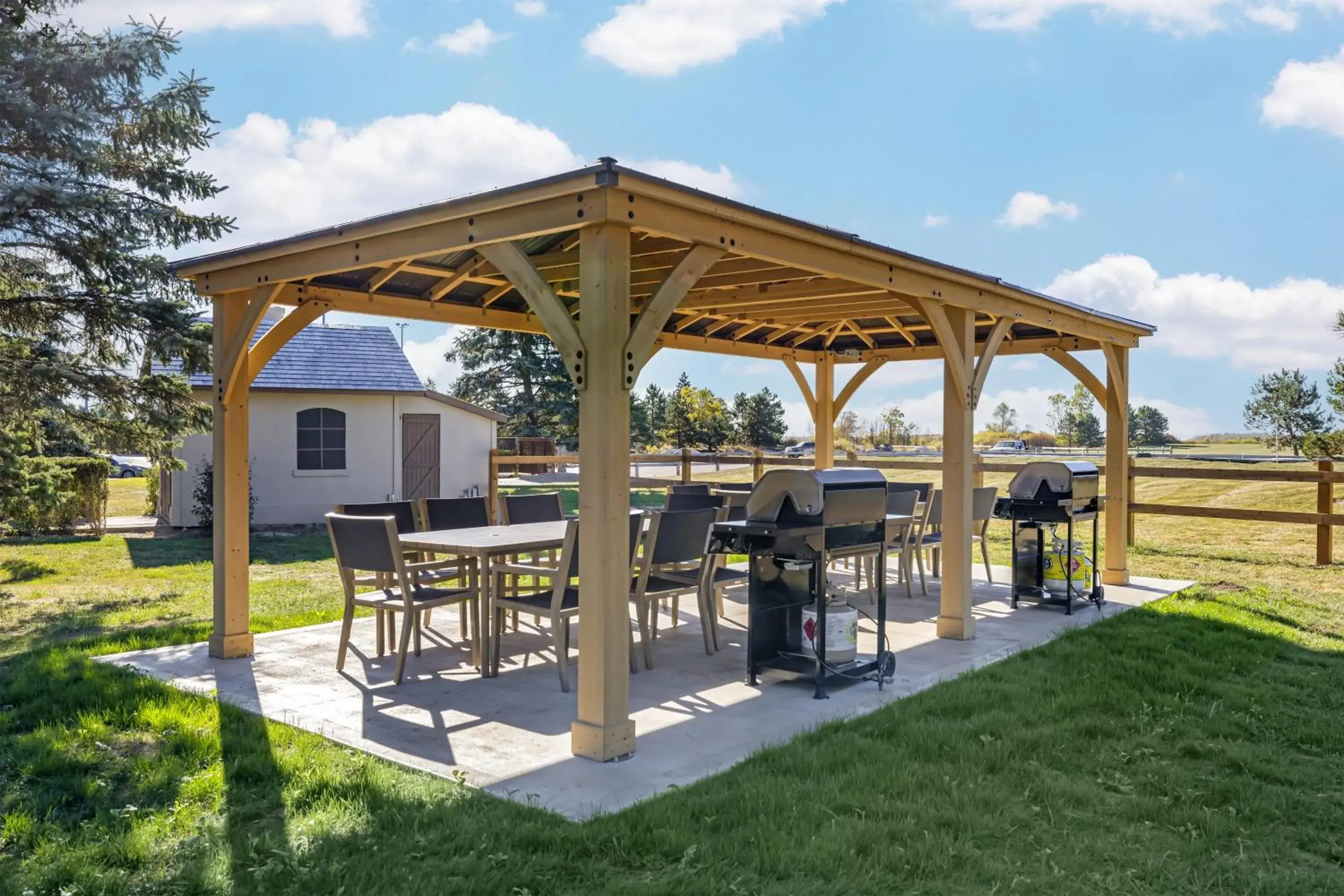 Property building in Best Western Plus Stoneridge Inn & Conference Centre London Ontario Property building in Best Western Plus Stoneridge Inn & Conference Centre London Ontario