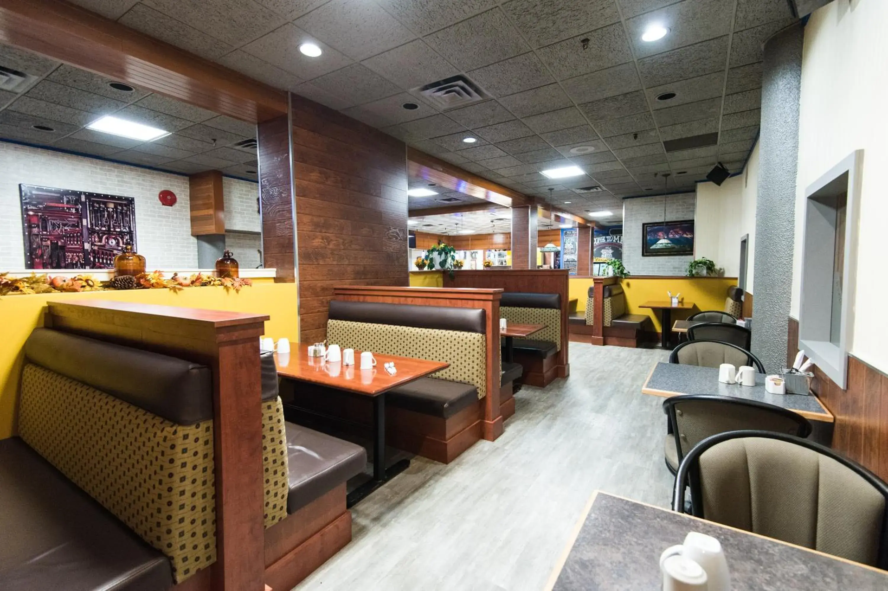 Restaurant/places to eat in Paradise Inn & Conference Centre Restaurant/places to eat in Paradise Inn & Conference Centre