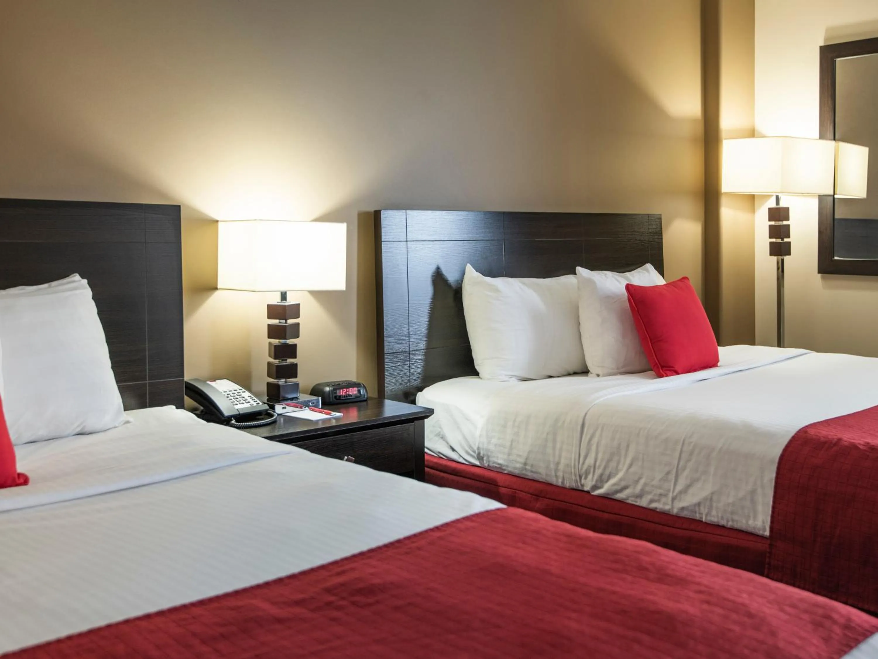 Bed in Paradise Inn & Conference Centre