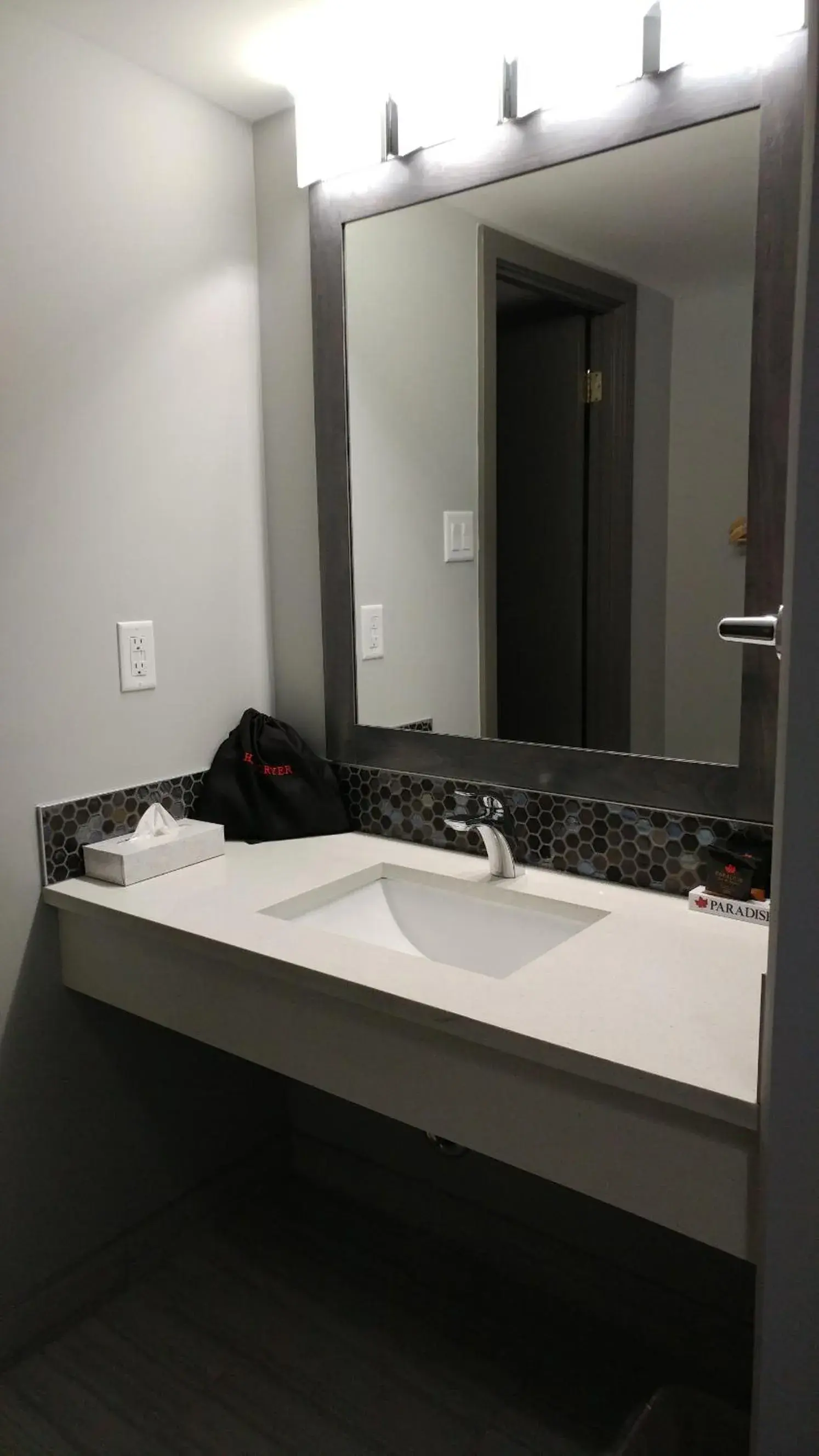 Bathroom in Paradise Inn & Conference Centre Bathroom in Paradise Inn & Conference Centre