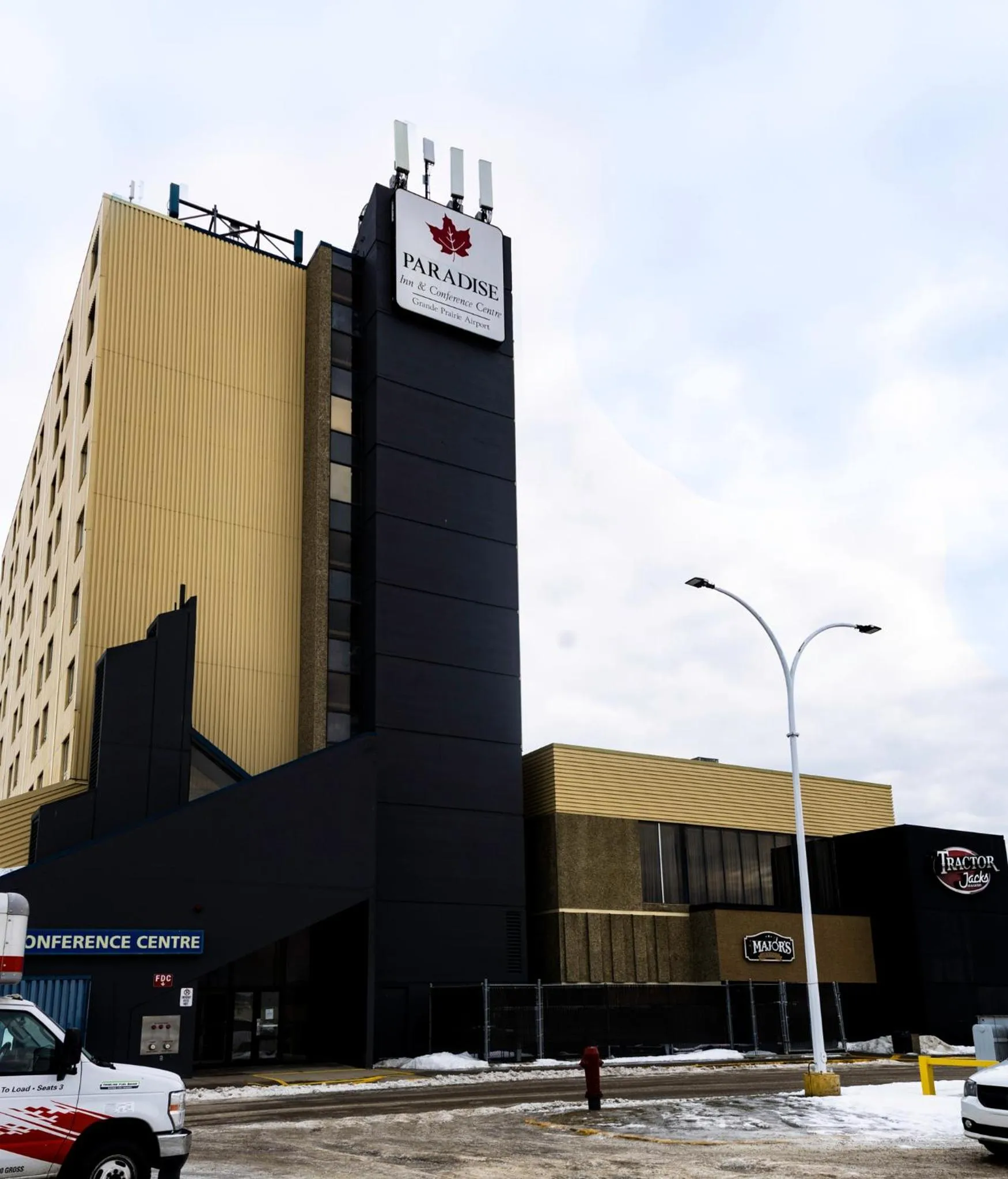 Property building in Paradise Inn & Conference Centre