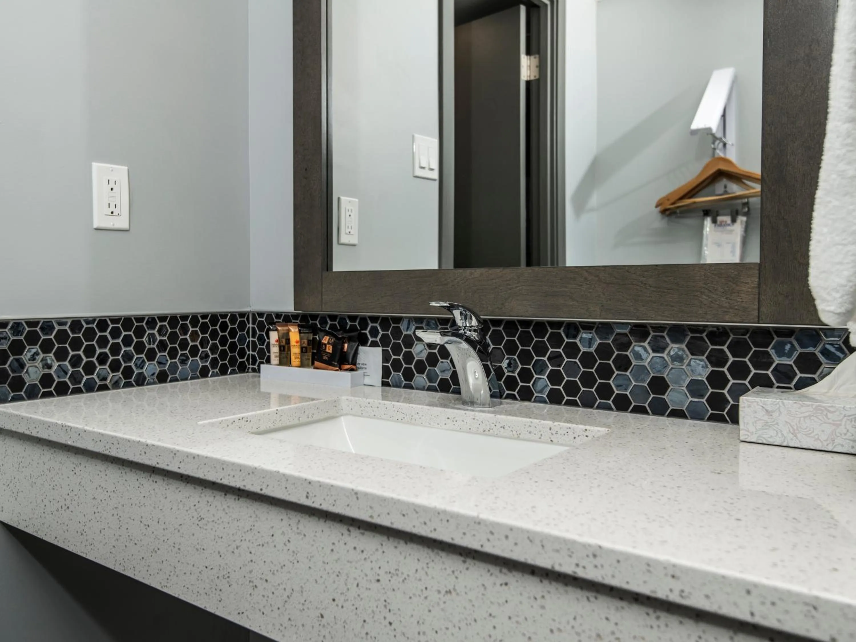 Bathroom in Paradise Inn & Conference Centre