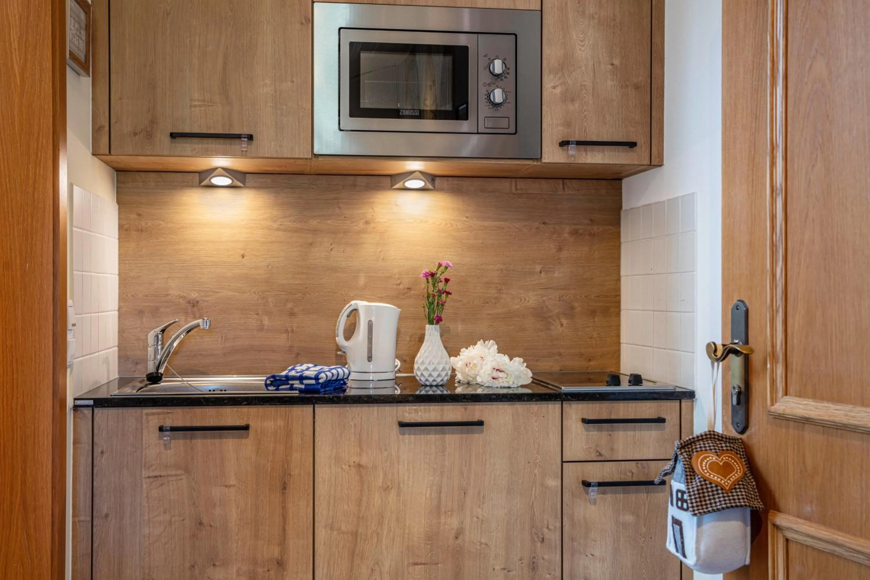 Coffee/tea facilities in Aparthotel Chiemgaufuchs - CHIEMGAUKARTE