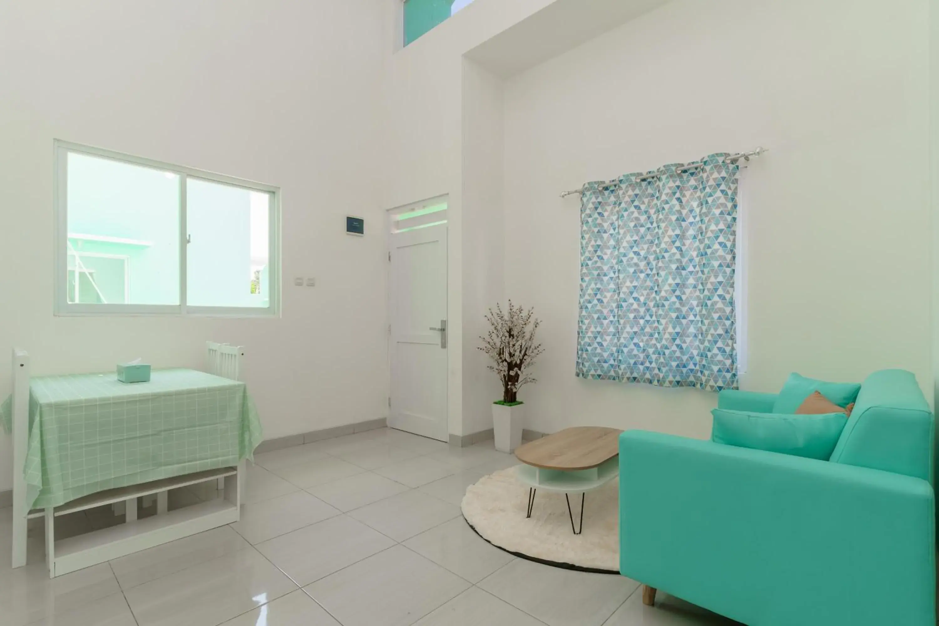 Facade/entrance in KoolKost @ Ikost Cimahpar Indah Facade/entrance in KoolKost @ Ikost Cimahpar Indah