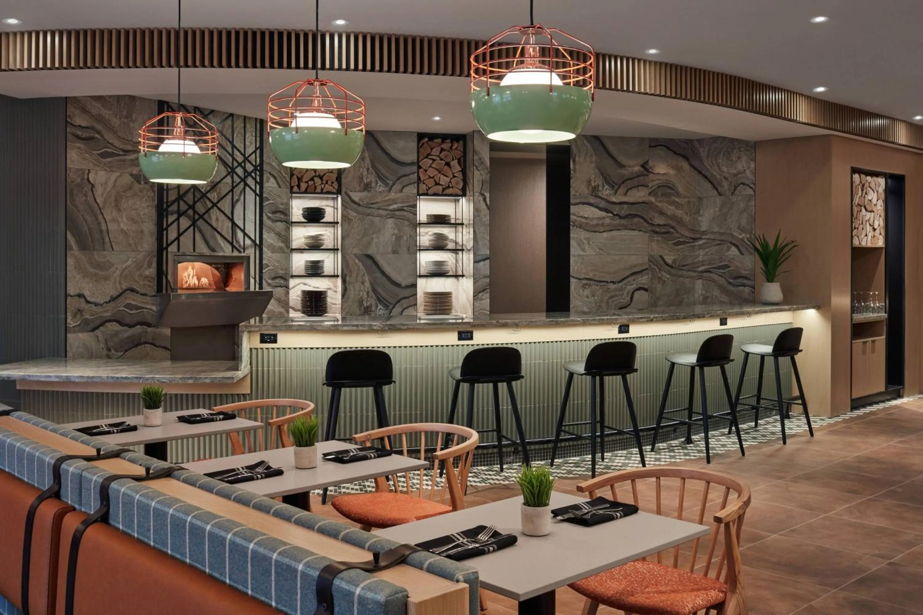Lounge or bar in Delta Hotels by Marriott Saskatoon Downtown
