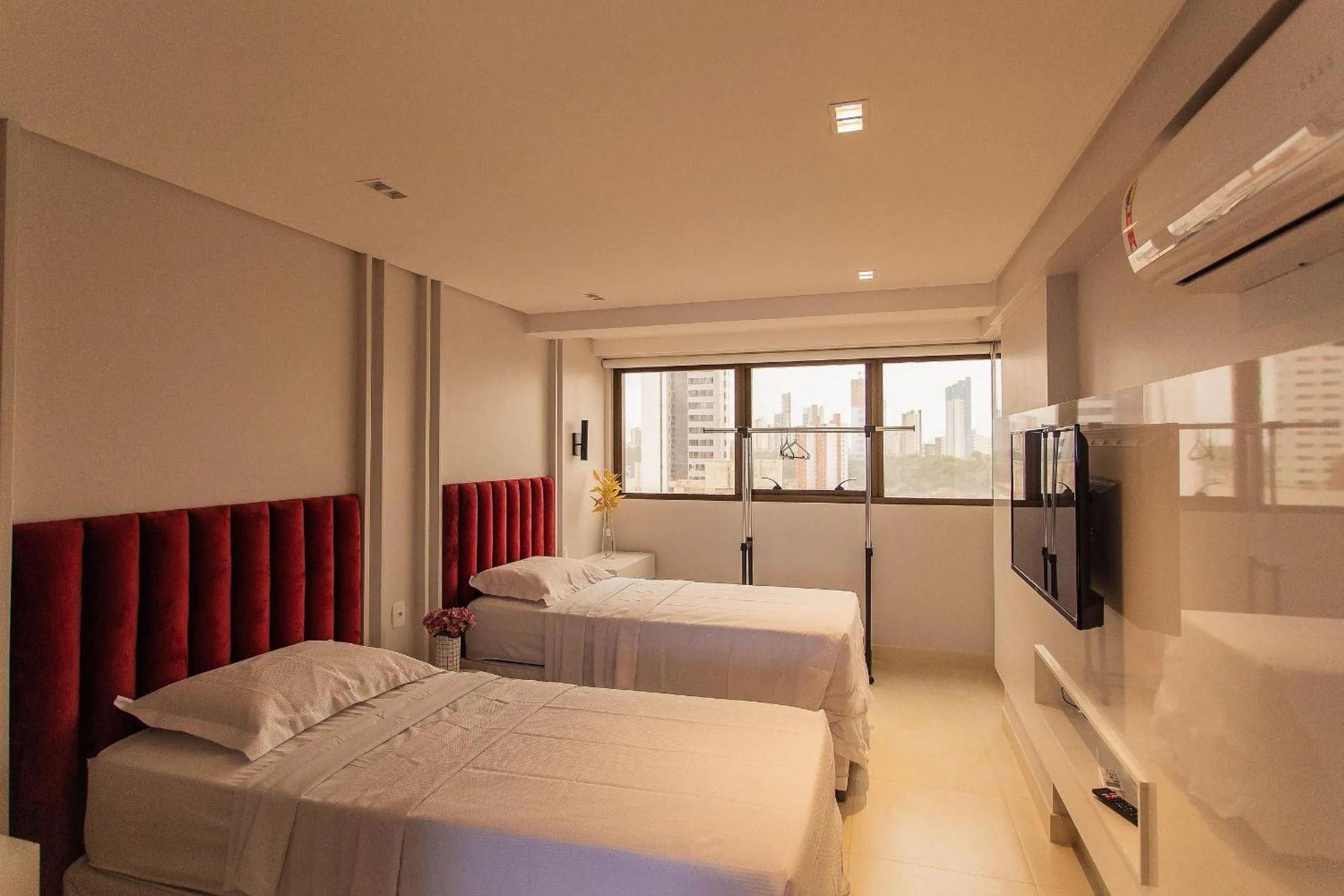 Photo of the whole room, Bed in Manaíra Apart Hotel por Carpediem