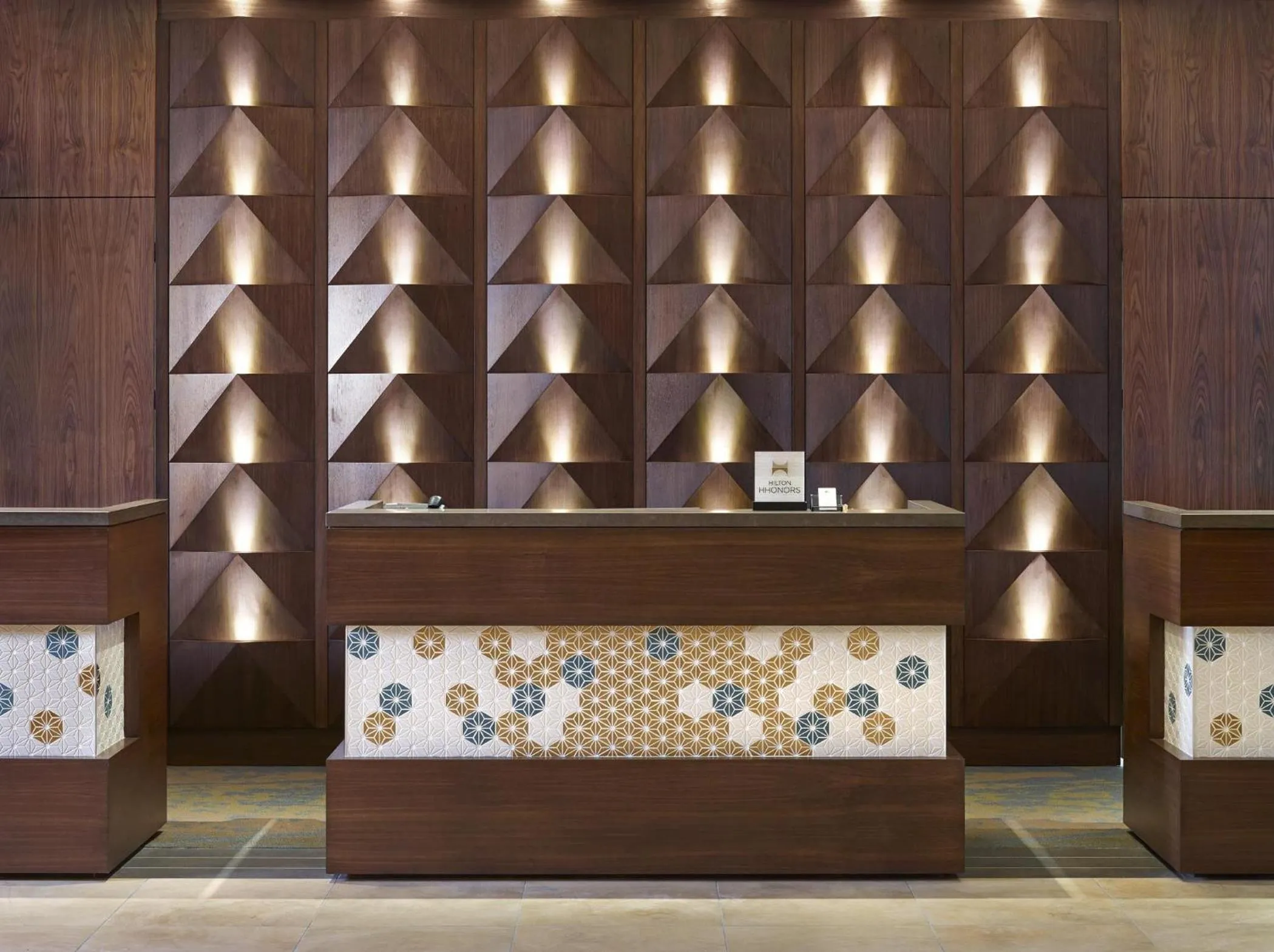 Lobby or reception in DoubleTree by Hilton Hotel & Conference Centre Regina