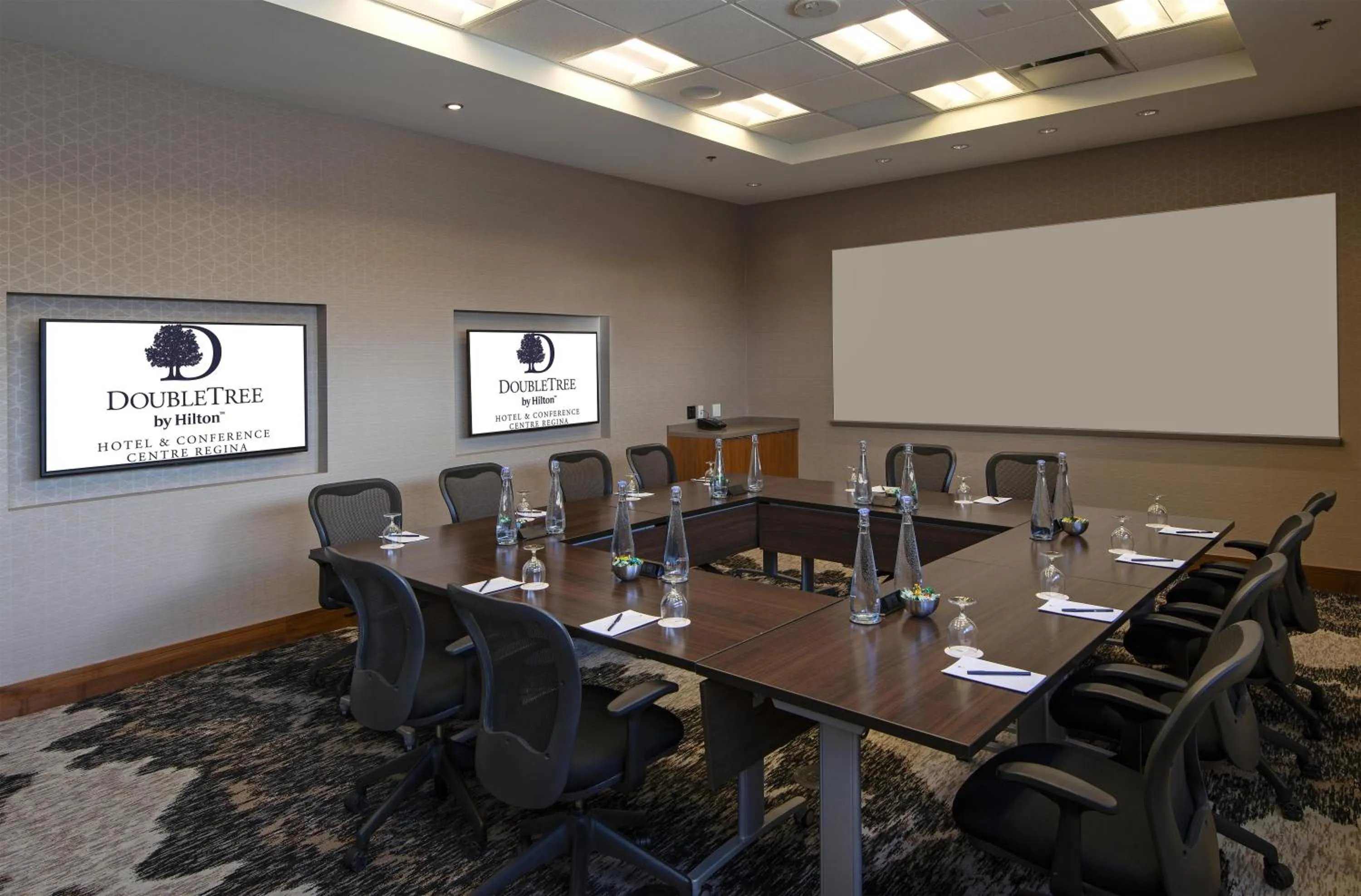 Meeting/conference room in DoubleTree by Hilton Hotel & Conference Centre Regina