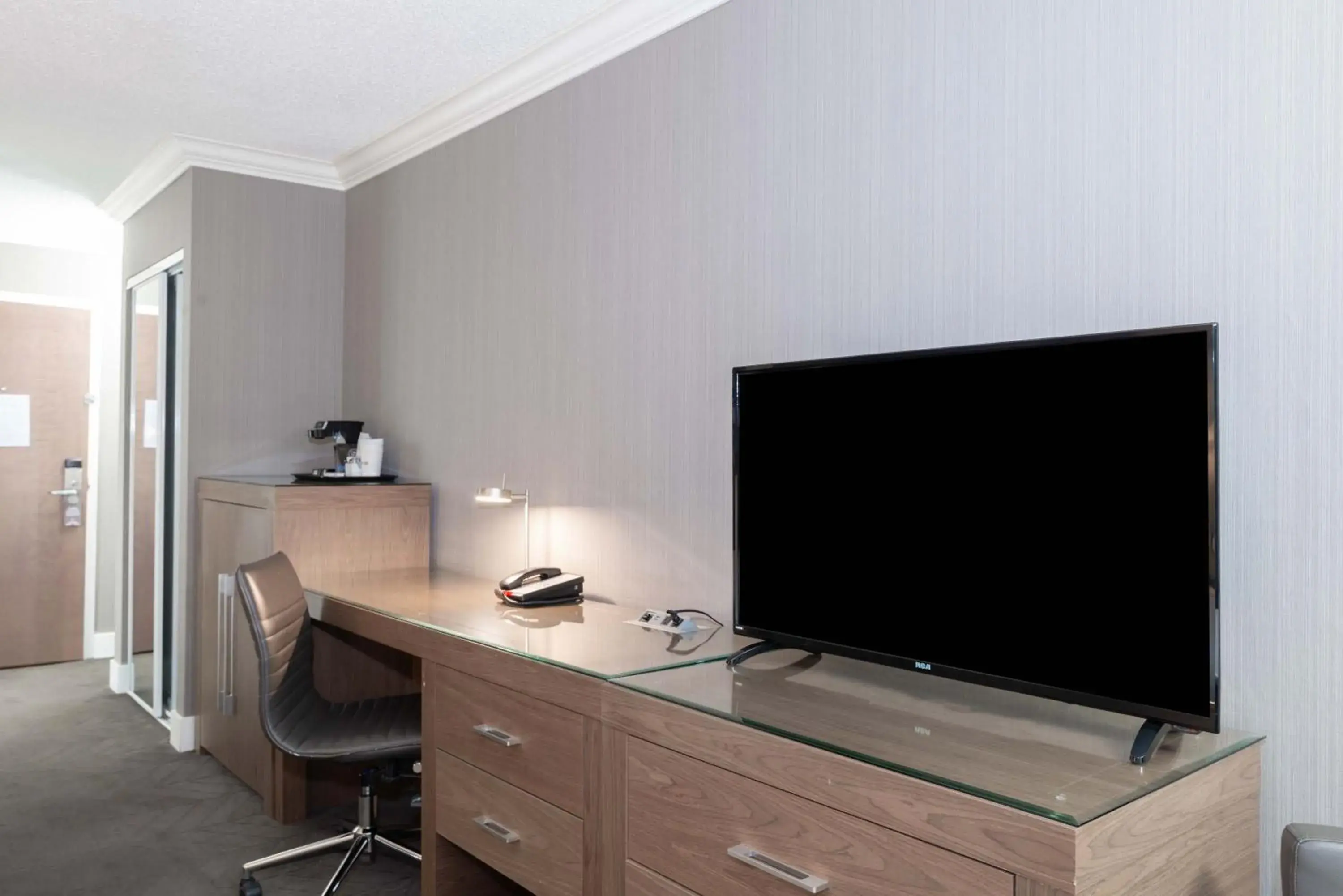 Photo of the whole room in Sandman Signature Lethbridge Lodge Photo of the whole room in Sandman Signature Lethbridge Lodge