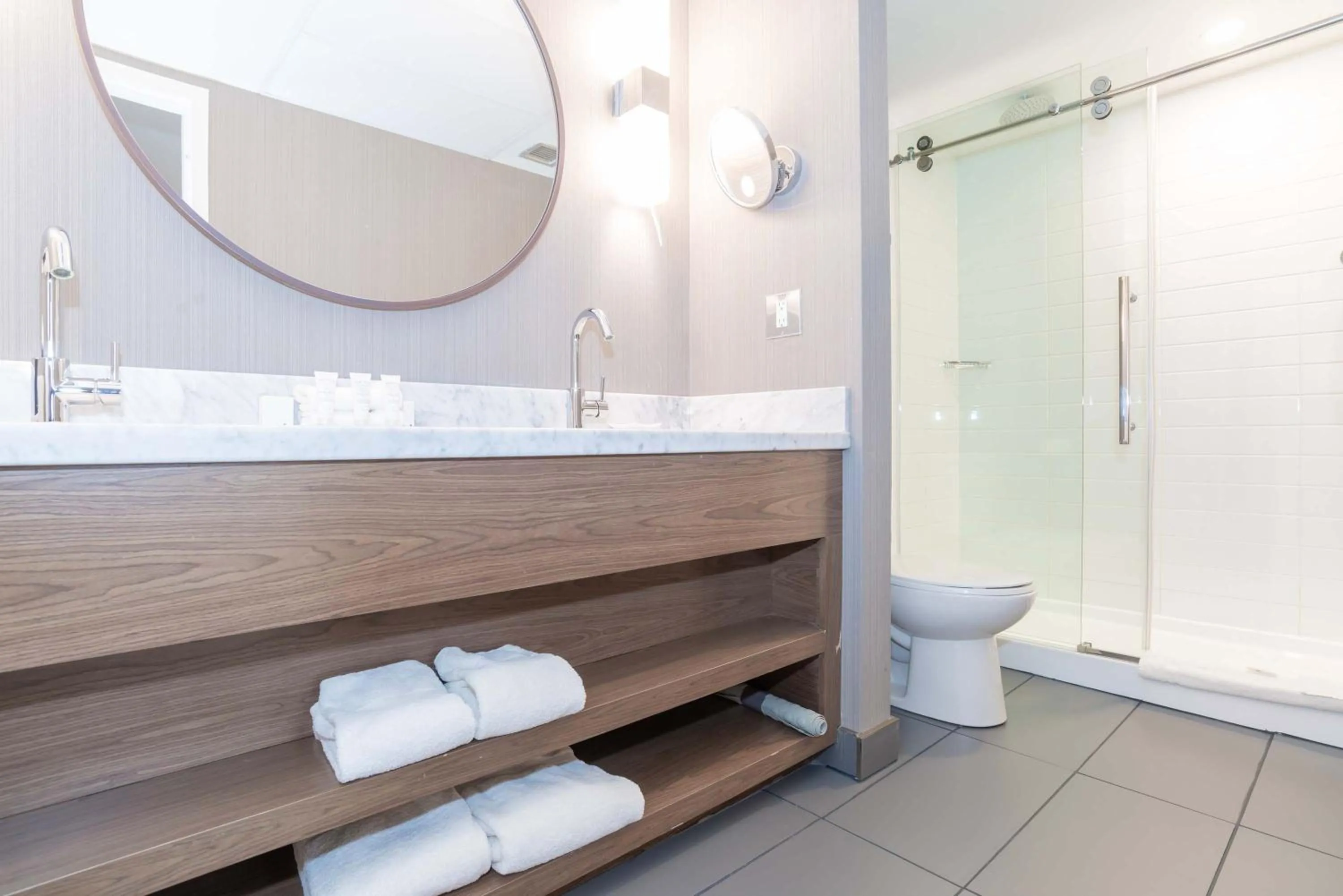 Bathroom in Sandman Signature Lethbridge Lodge