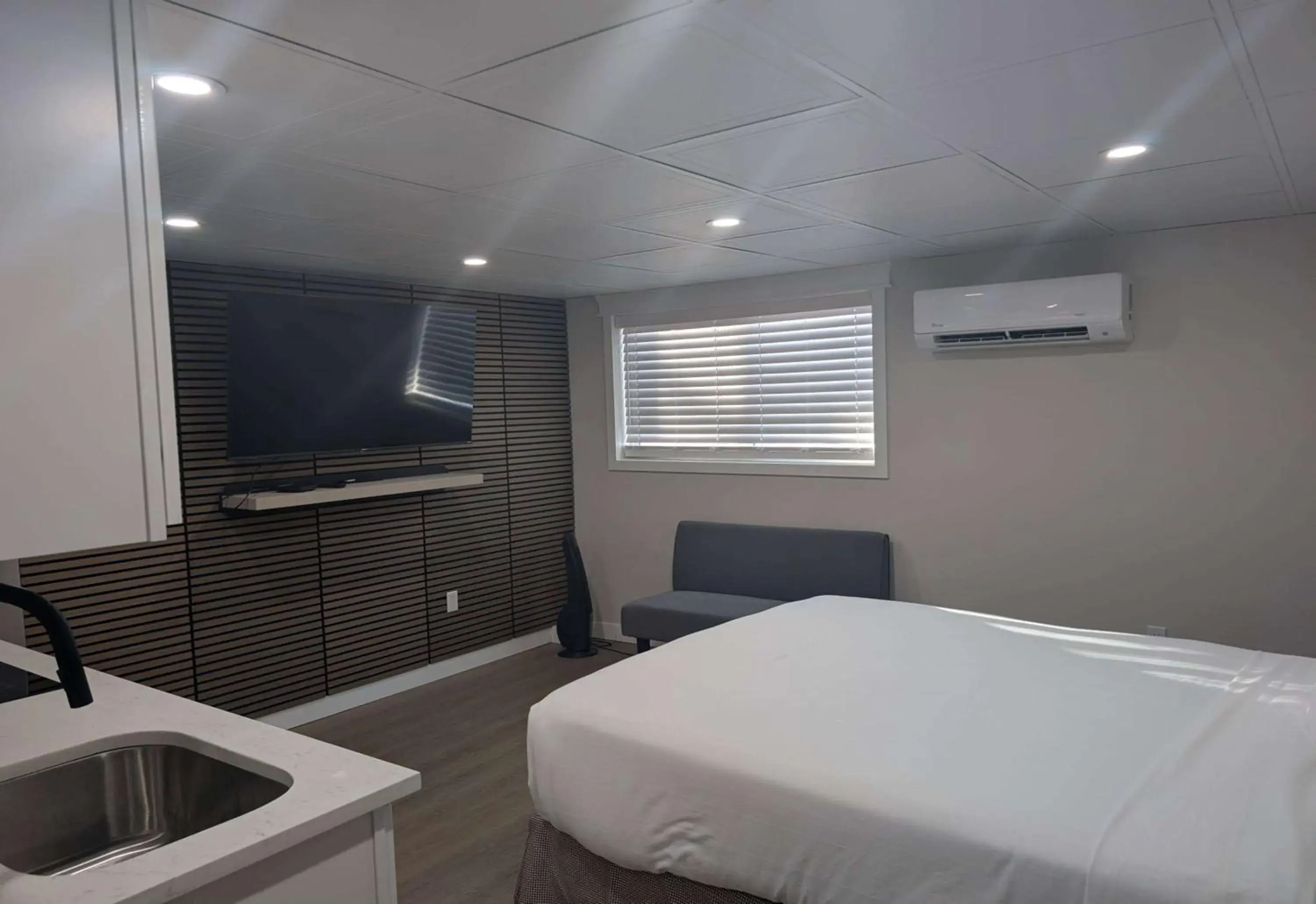 Photo of the whole room, Bed in Baymont by Wyndham Red Deer Photo of the whole room, Bed in Baymont by Wyndham Red Deer