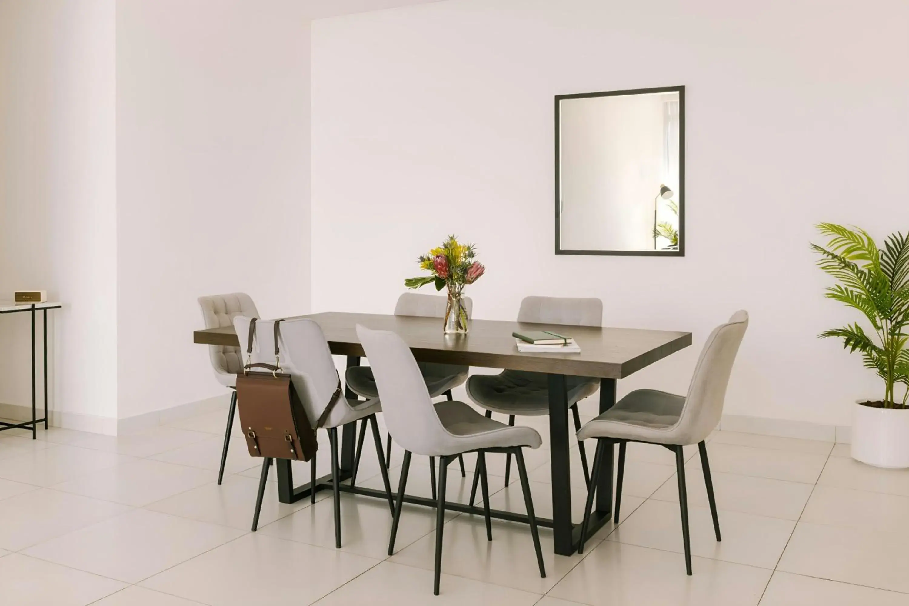 Two-Bedroom Apartment in Sonder by Marriott Bonvoy Downtown Towers Apartments Two-Bedroom Apartment in Sonder by Marriott Bonvoy Downtown Towers Apartments