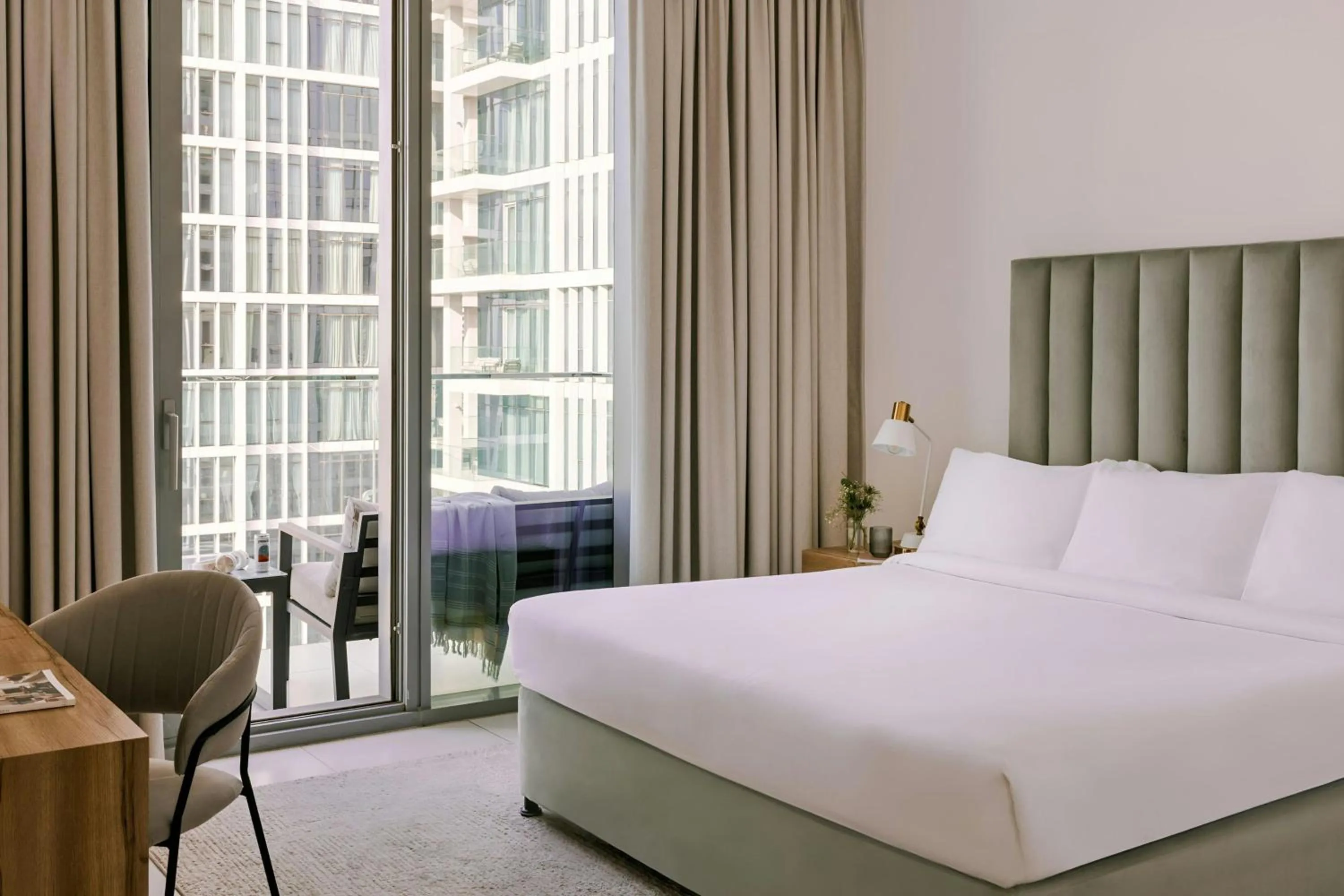 Bedroom, Bed in Sonder by Marriott Bonvoy Downtown Towers Apartments