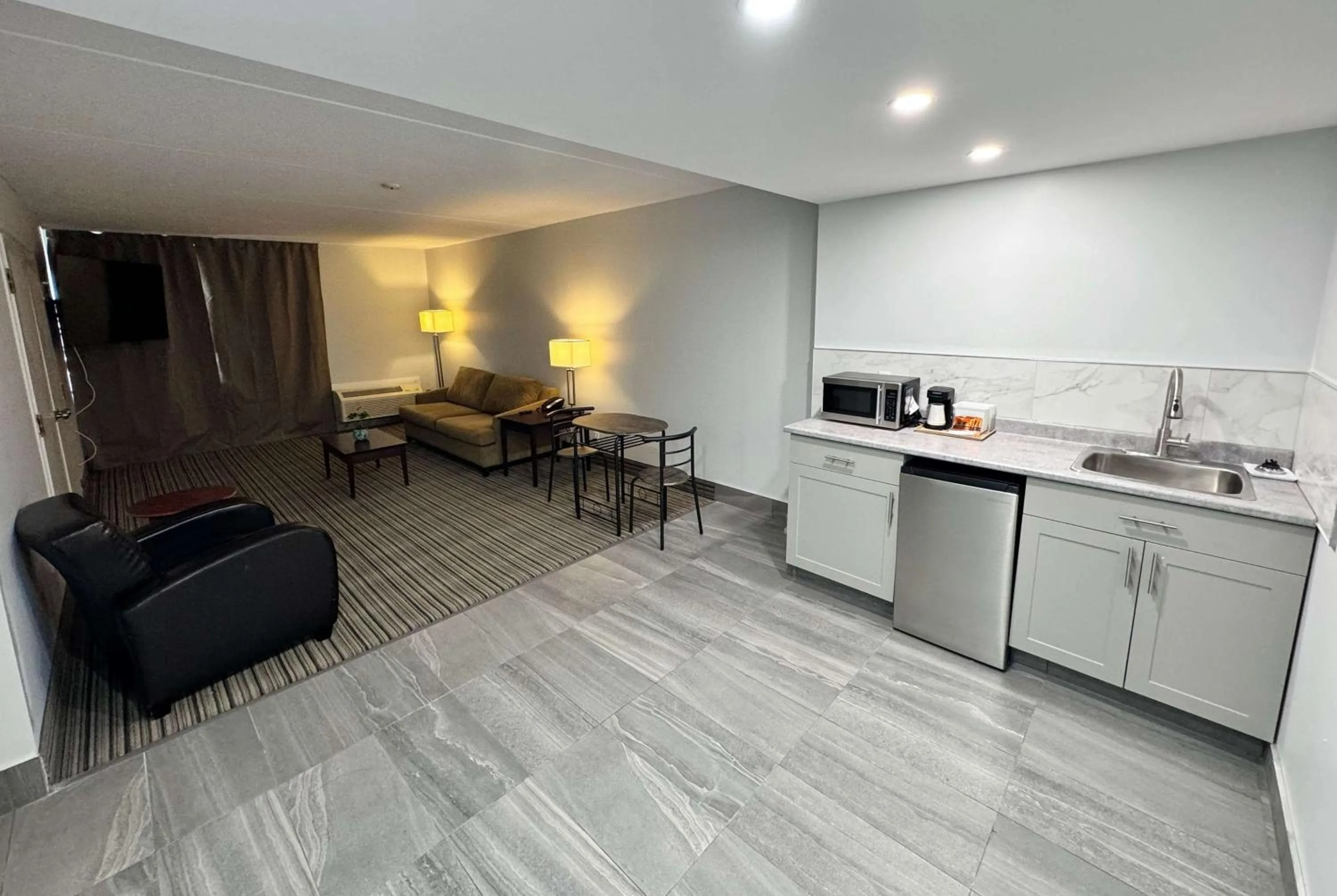 Photo of the whole room in Ramada by Wyndham London