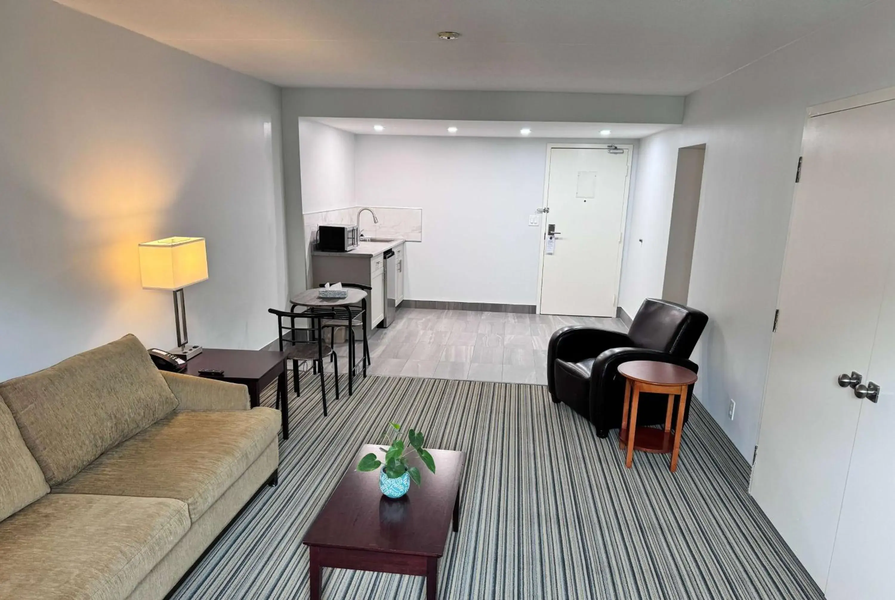 Photo of the whole room in Ramada by Wyndham London Photo of the whole room in Ramada by Wyndham London