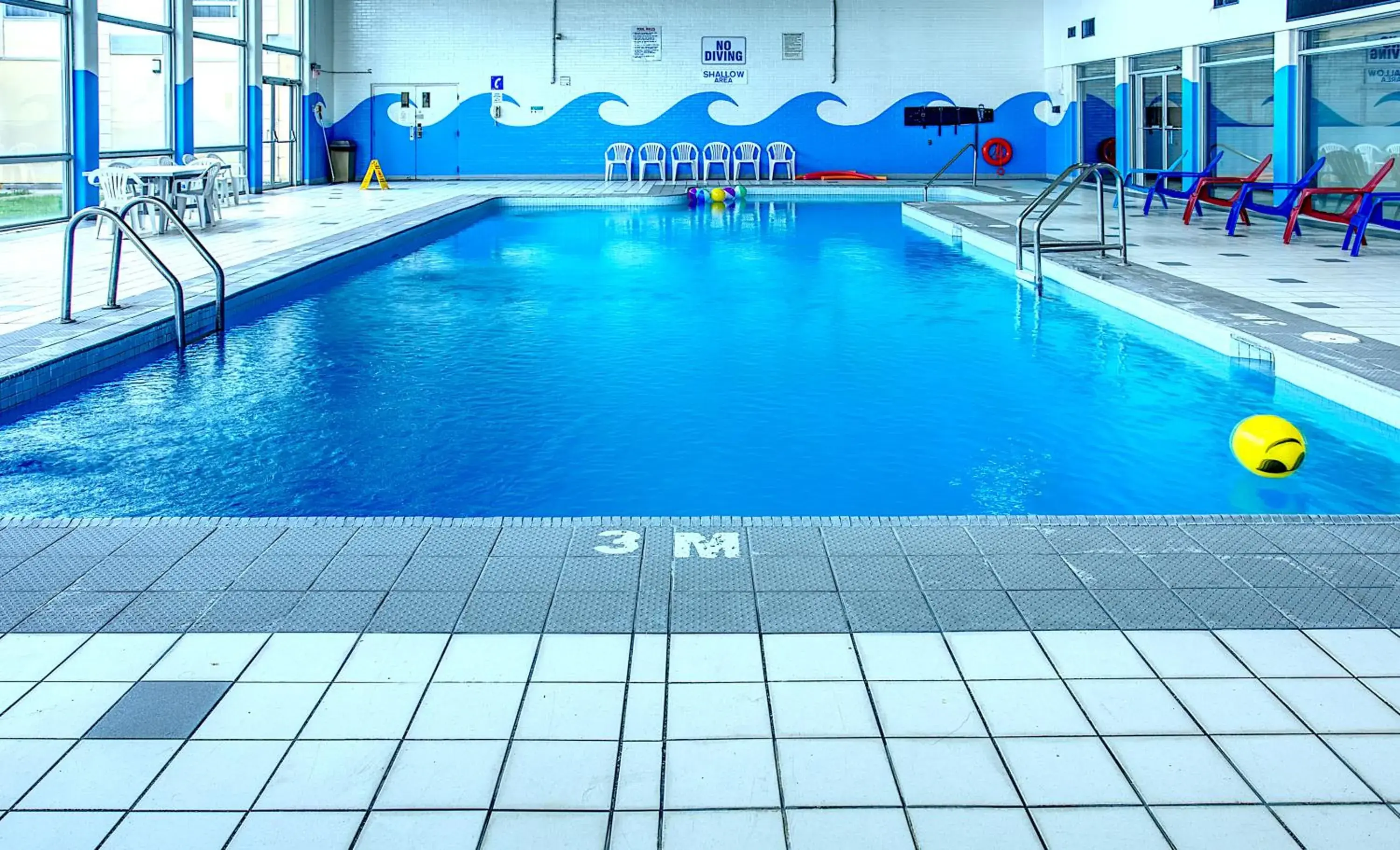 Swimming pool in Ramada by Wyndham London Swimming pool in Ramada by Wyndham London