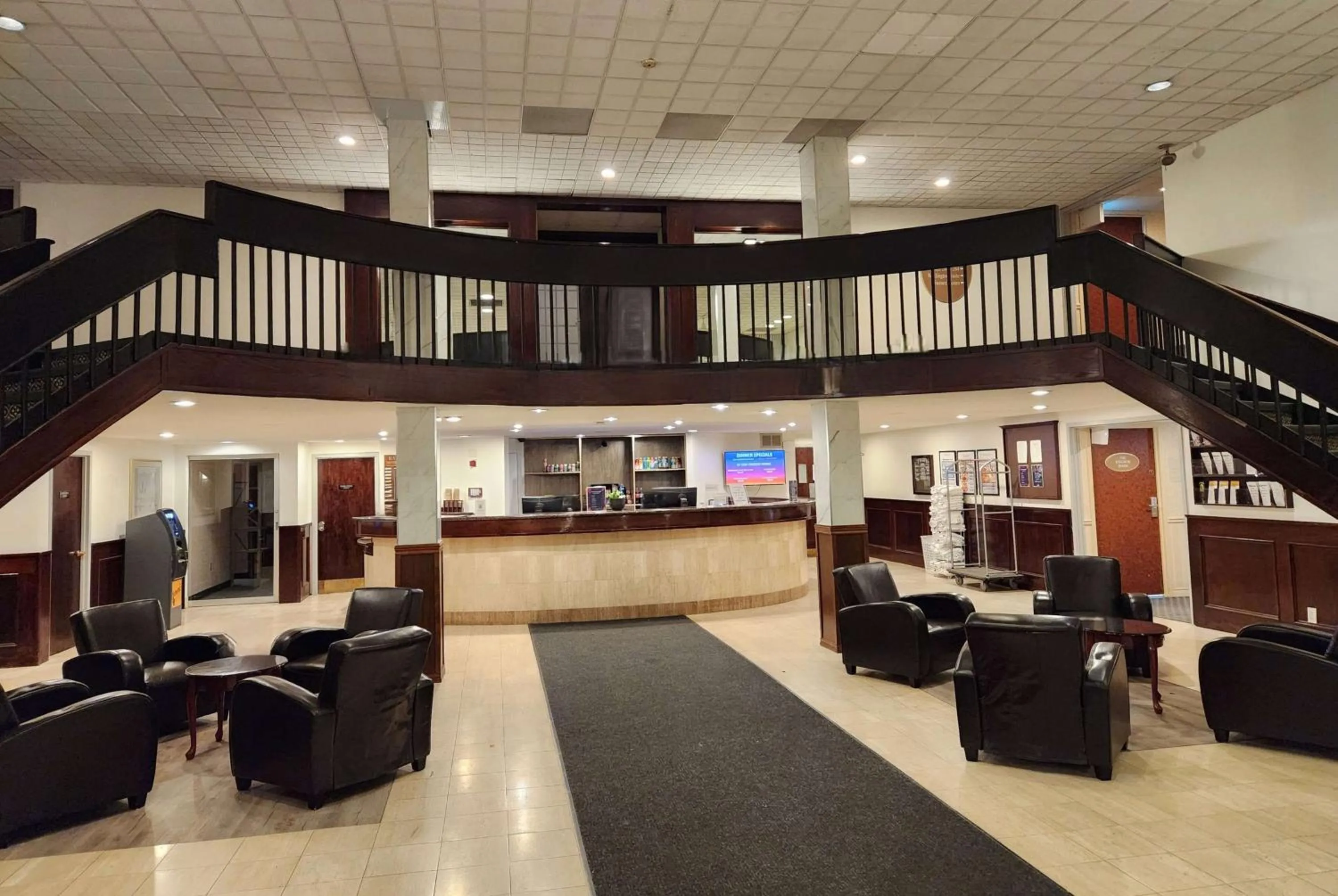 Lobby or reception in Ramada by Wyndham London