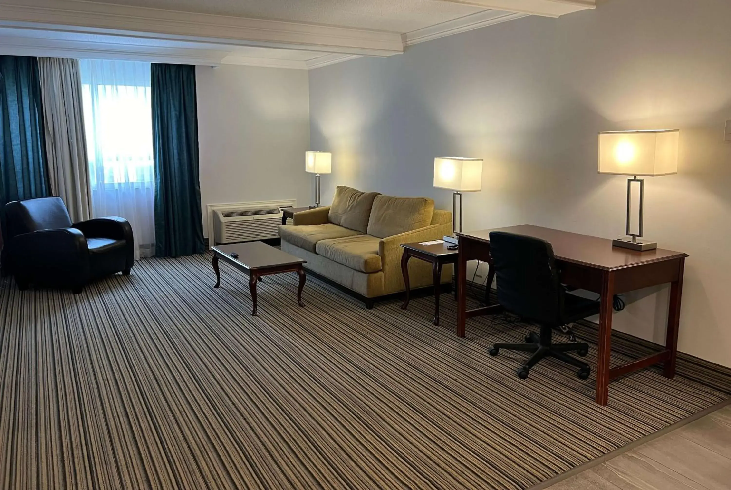 Photo of the whole room in Ramada by Wyndham London Photo of the whole room in Ramada by Wyndham London