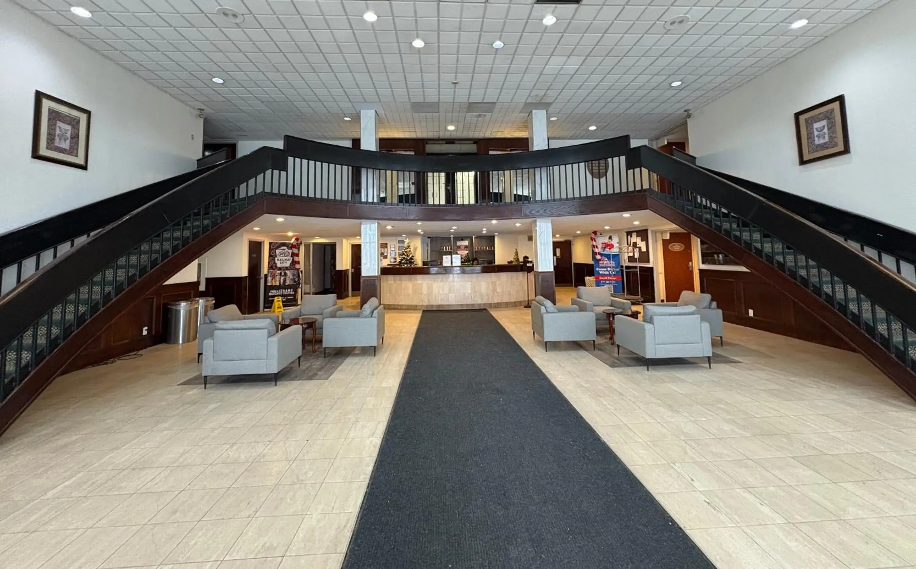 Lobby or reception in Ramada by Wyndham London Lobby or reception in Ramada by Wyndham London