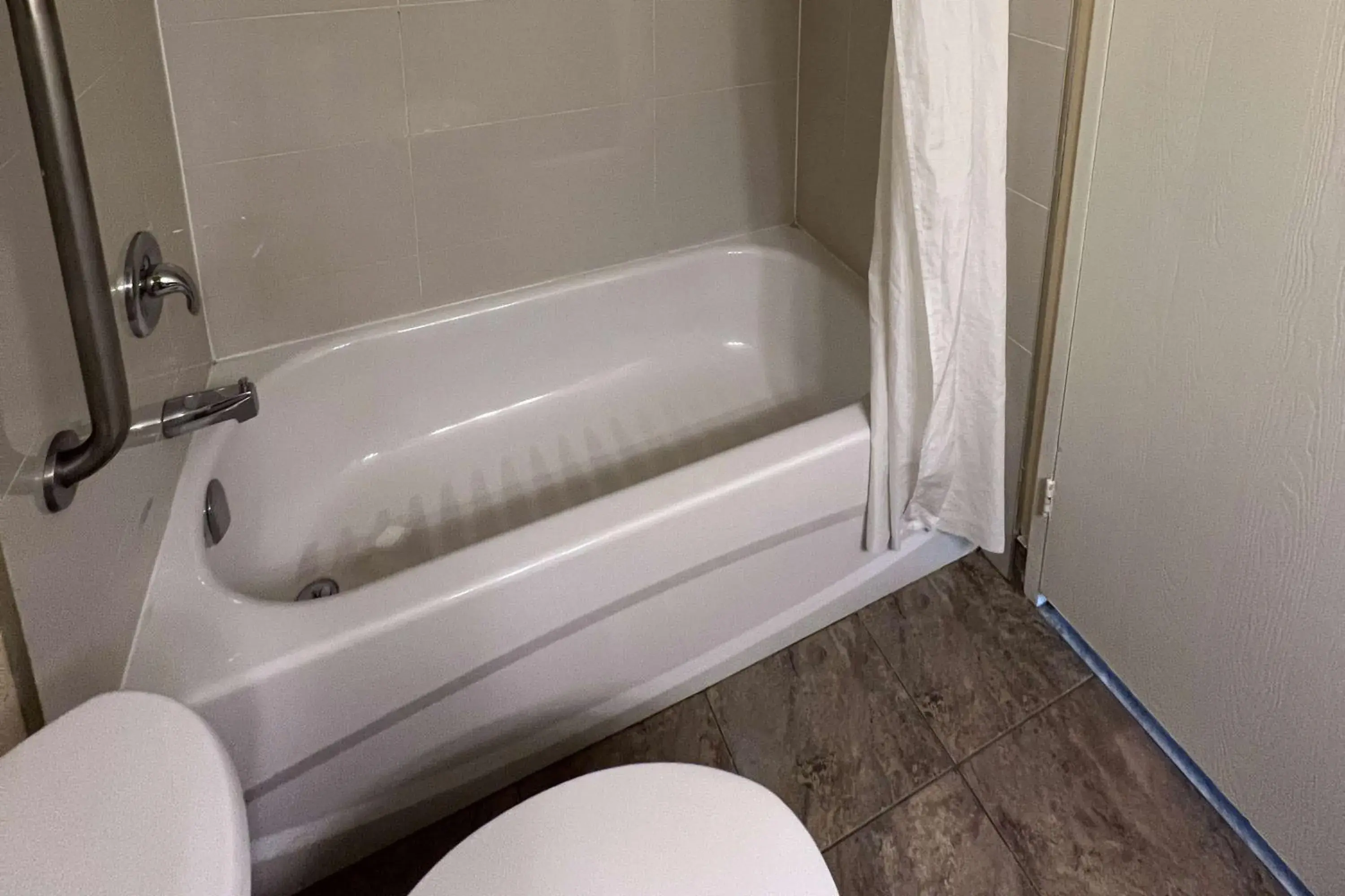 Photo of the whole room in Ramada by Wyndham London Photo of the whole room in Ramada by Wyndham London