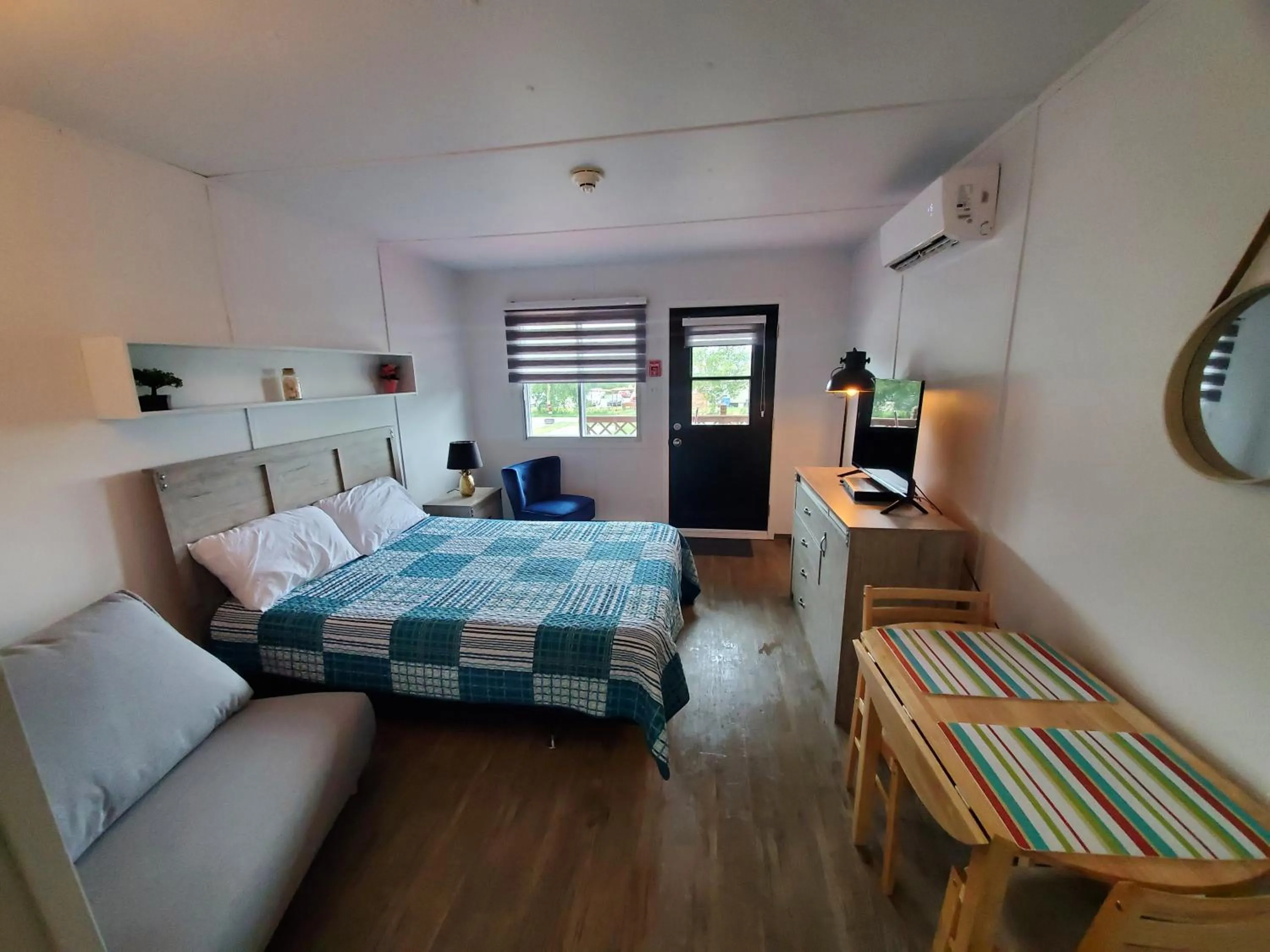 Photo of the whole room, Bed in Parc Octopus