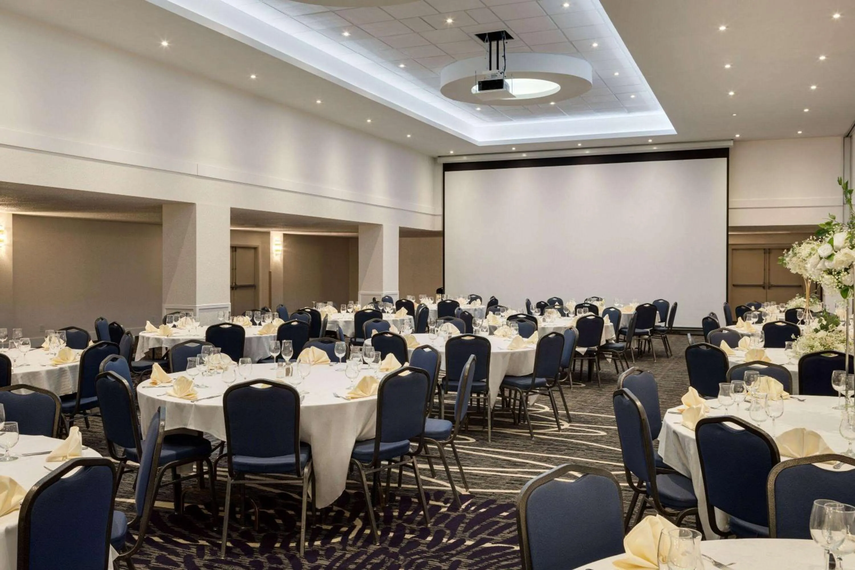Banquet/Function facilities in Wyndham Edmonton Hotel and Conference Centre