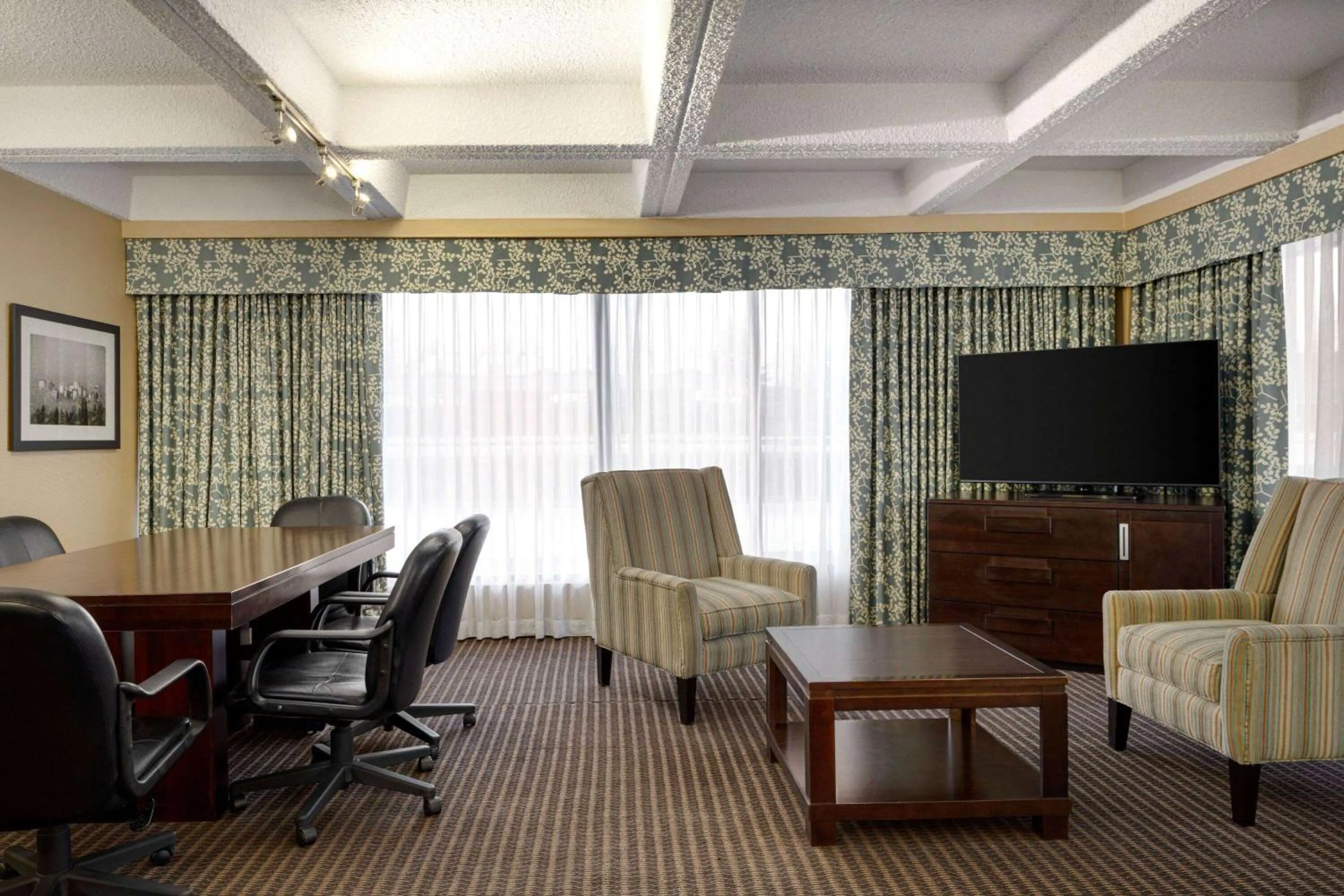 Photo of the whole room in Wyndham Edmonton Hotel and Conference Centre